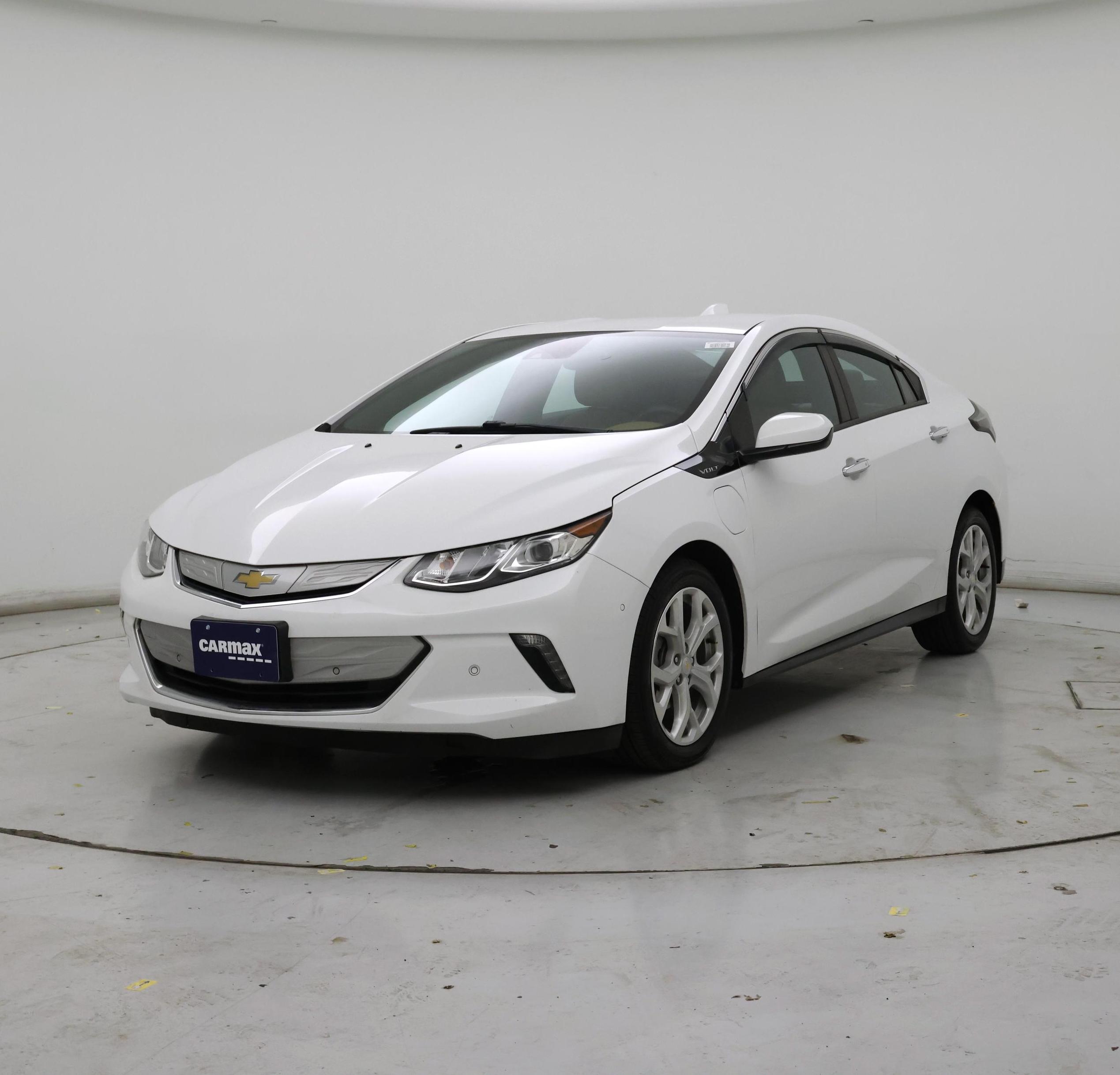 Thumbnail: 2017 Chevrolet Volt - 4