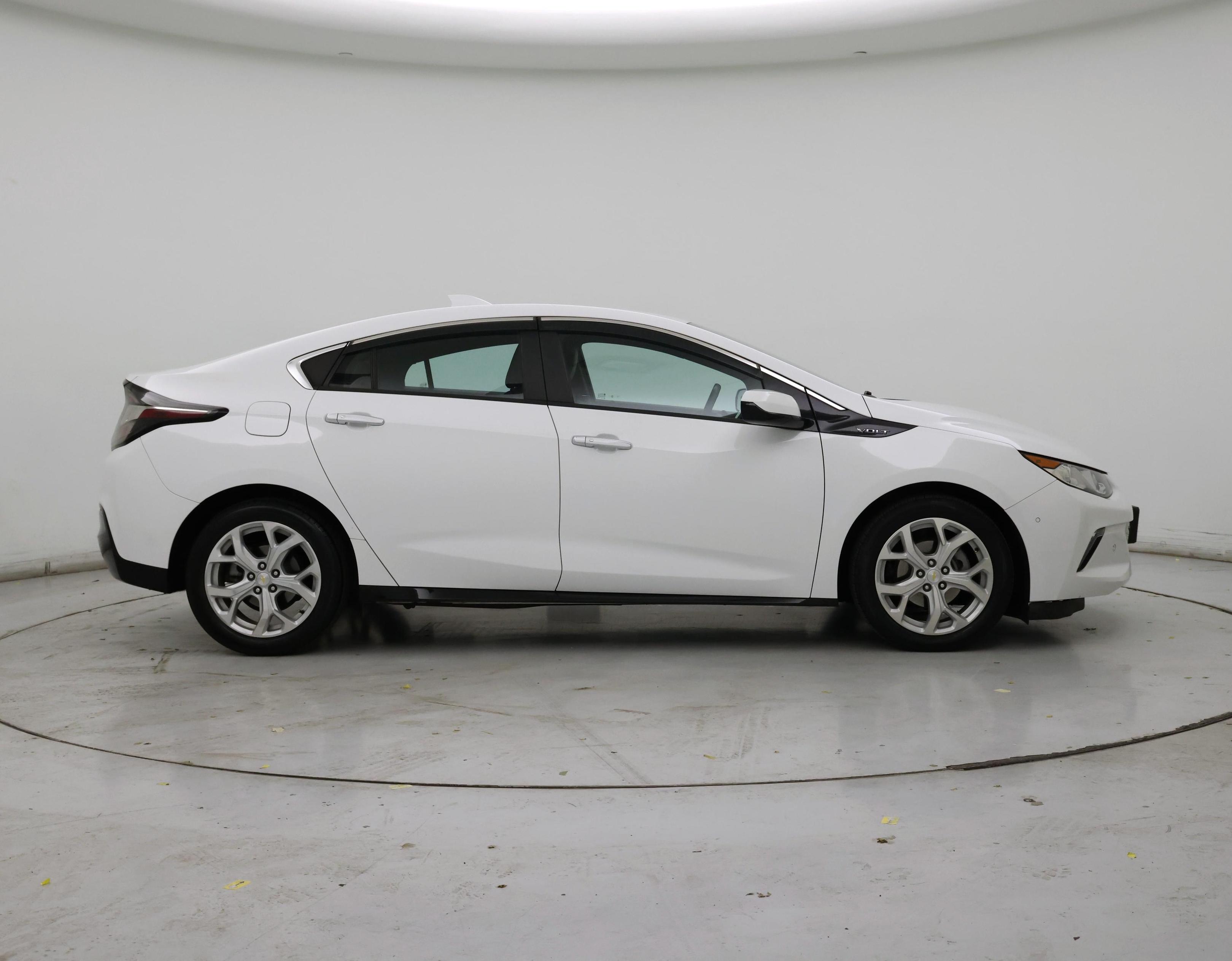 Thumbnail: 2017 Chevrolet Volt - 7