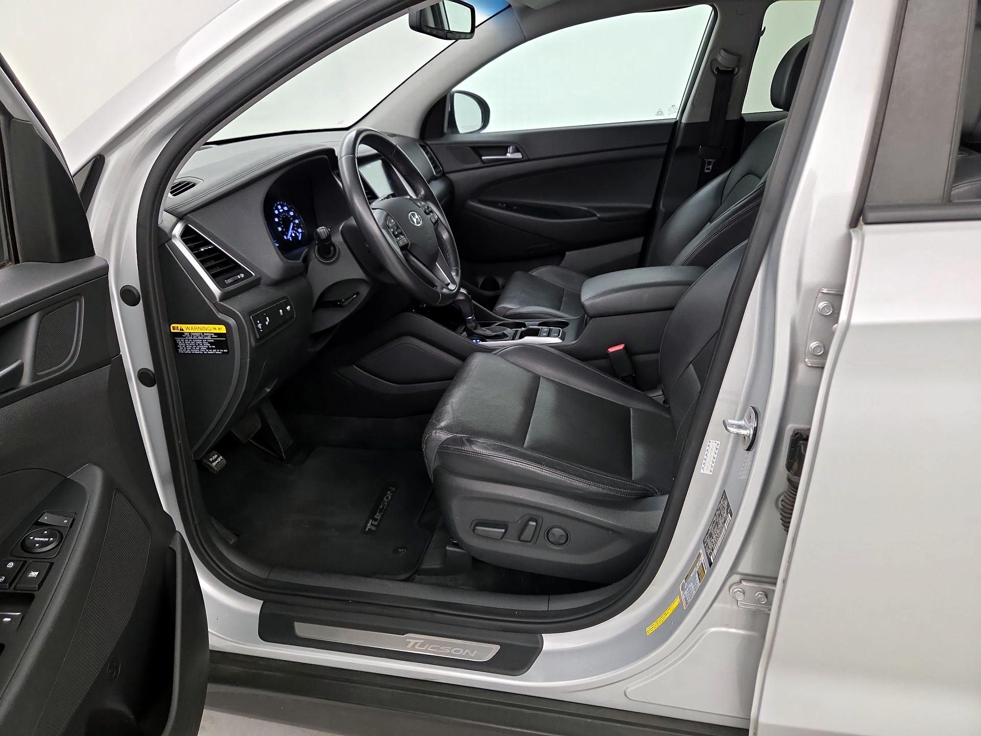 Thumbnail: 2016 Hyundai Tucson - 9