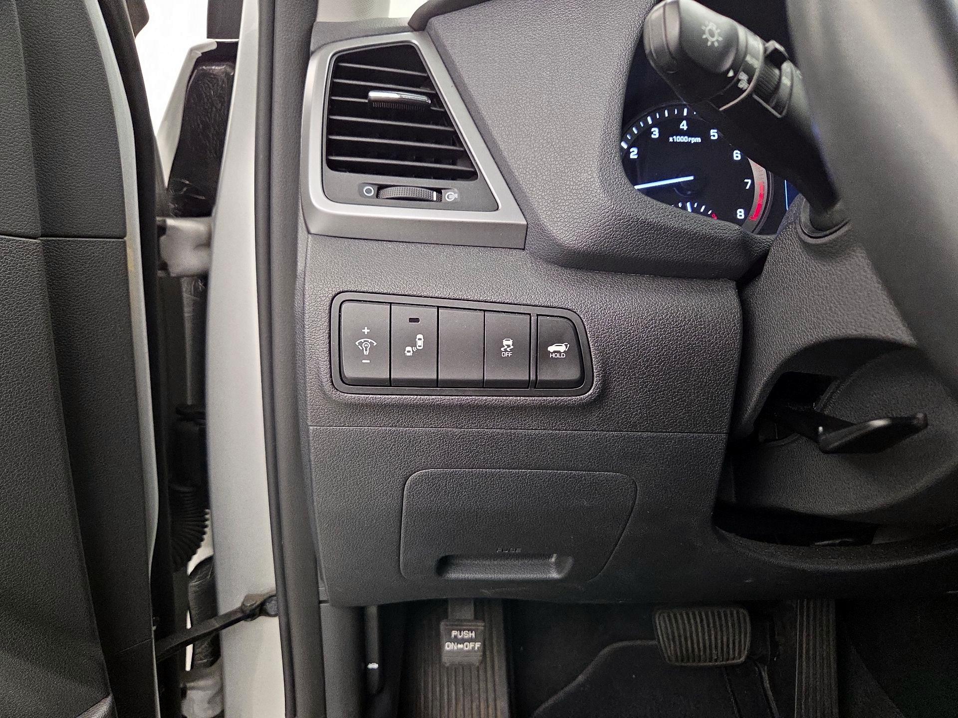 Thumbnail: 2016 Hyundai Tucson - 11