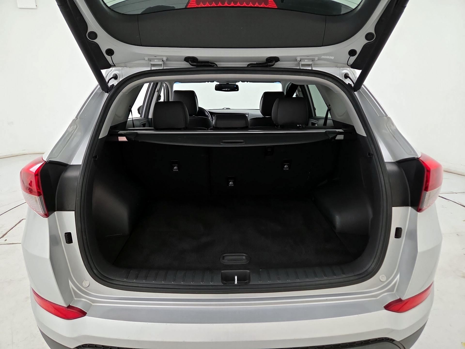 Thumbnail: 2016 Hyundai Tucson - 19