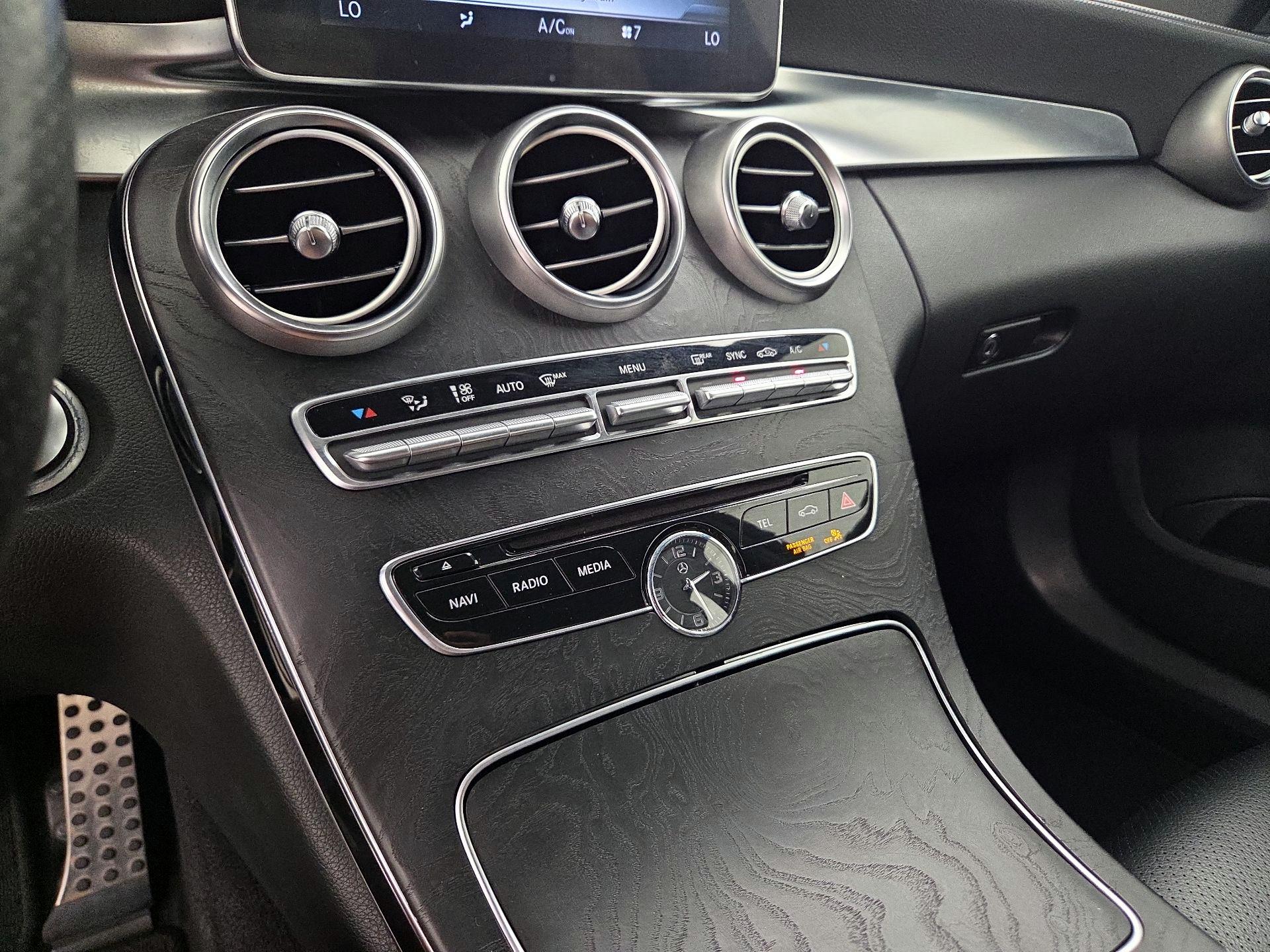 Thumbnail: 2015 Mercedes-Benz C-Class - 17