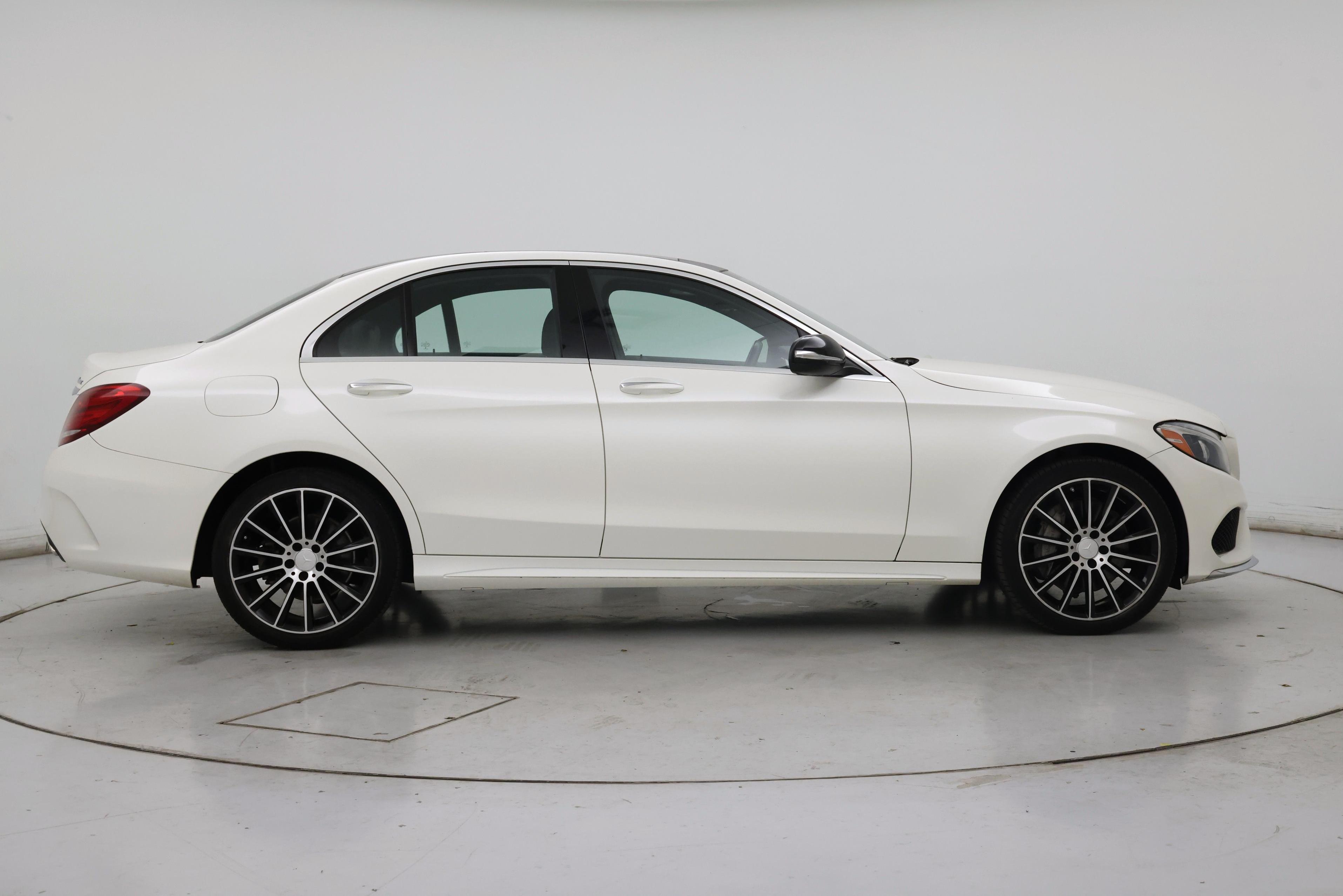 Thumbnail: 2015 Mercedes-Benz C-Class - 7