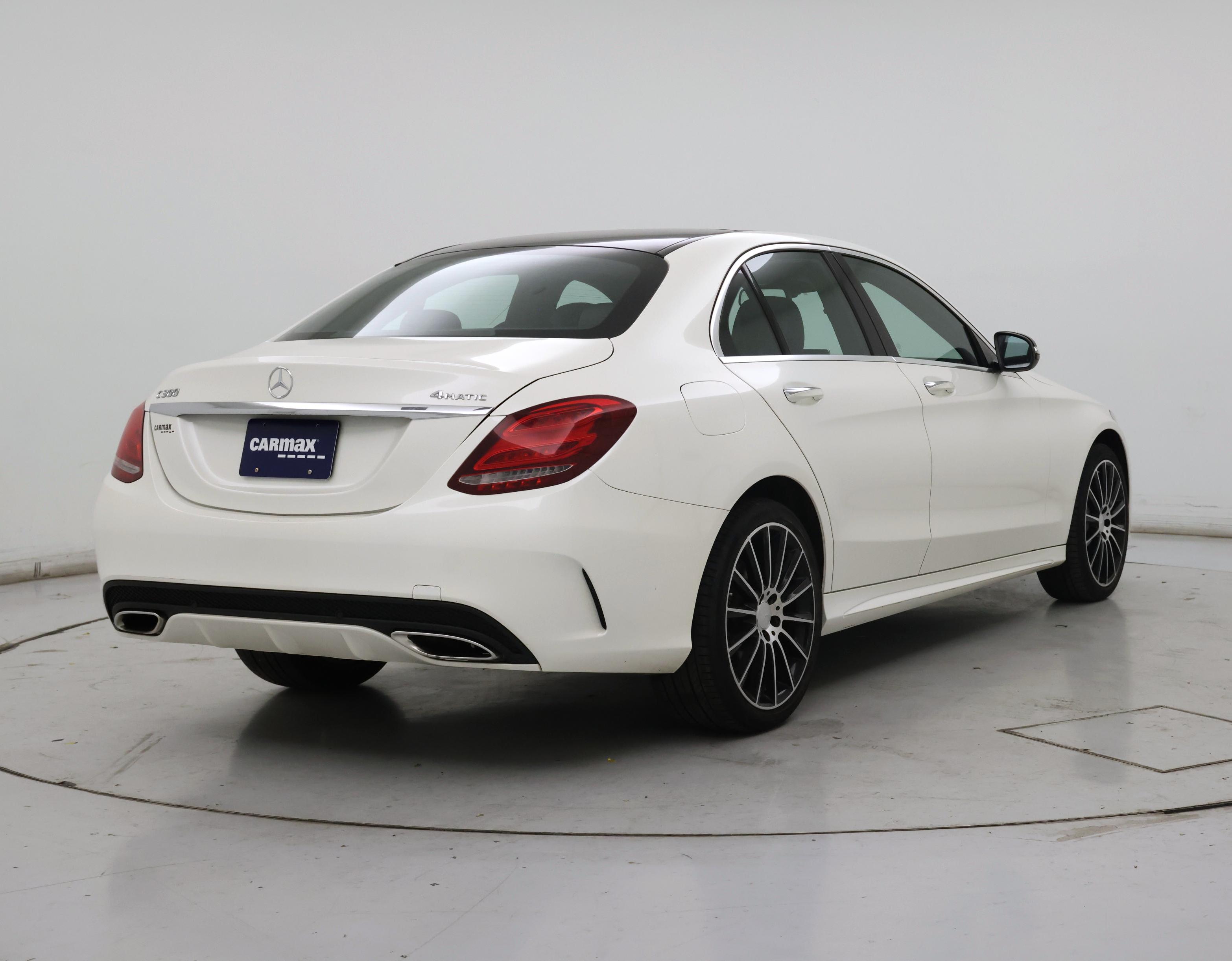 Thumbnail: 2015 Mercedes-Benz C-Class - 8
