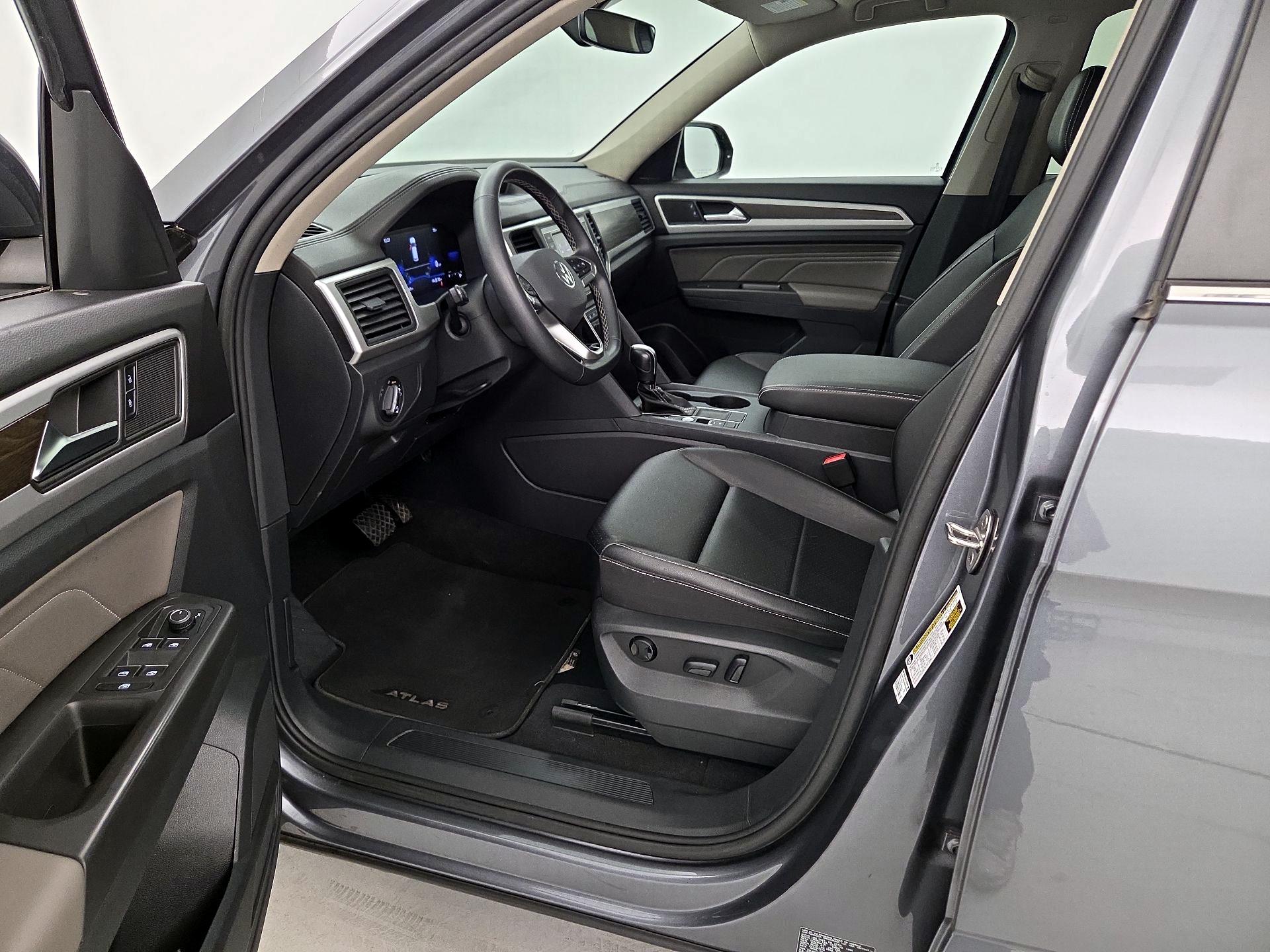 Thumbnail: 2023 Volkswagen Atlas - 9