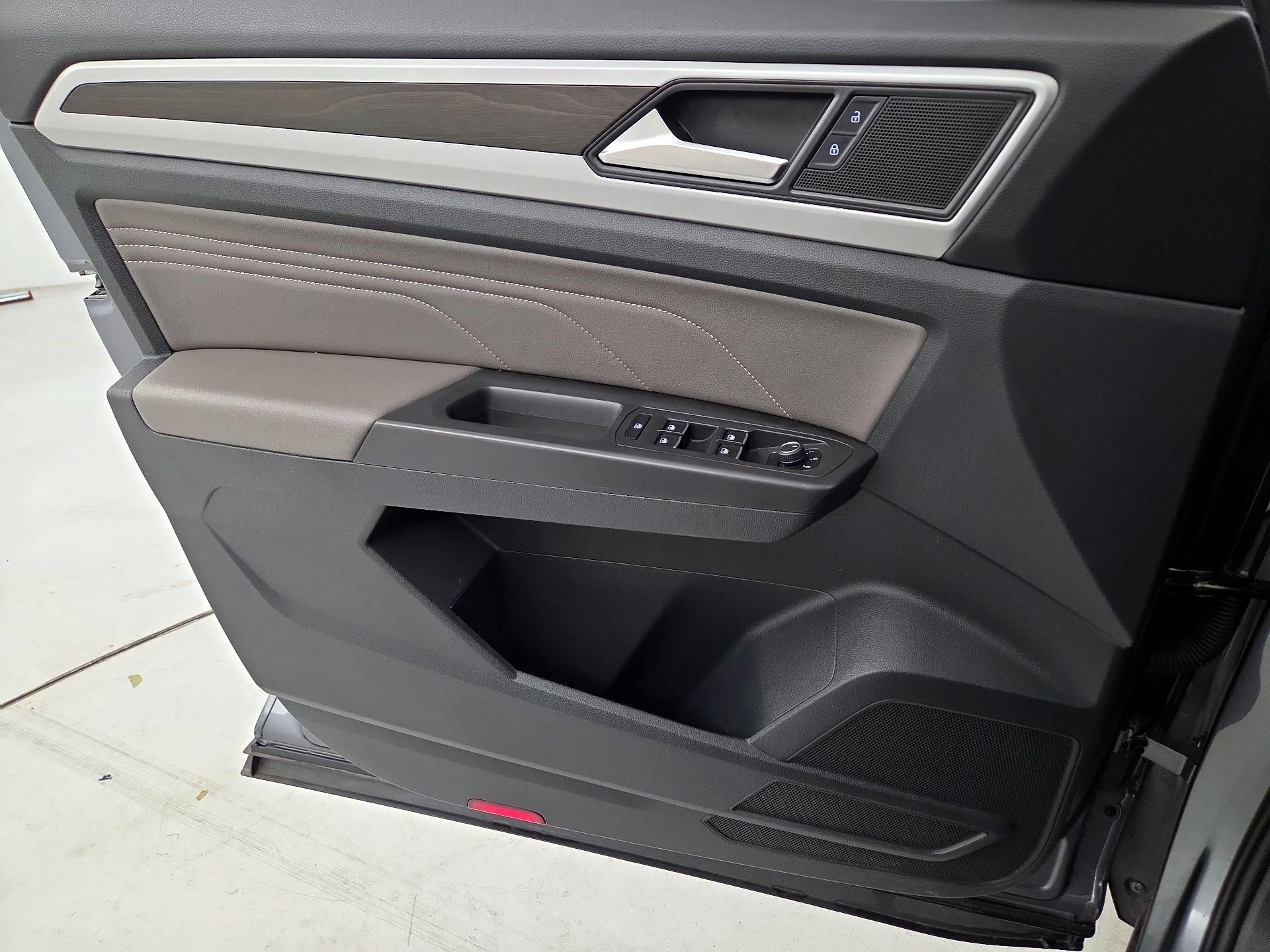 Thumbnail: 2023 Volkswagen Atlas - 10