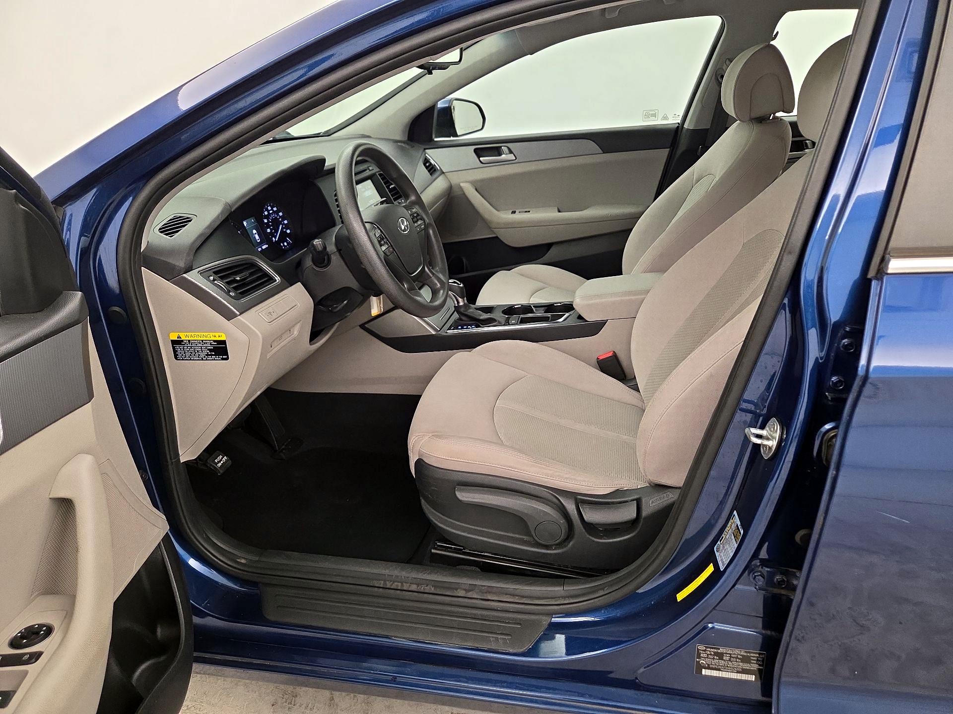 Thumbnail: 2017 Hyundai Sonata - 9