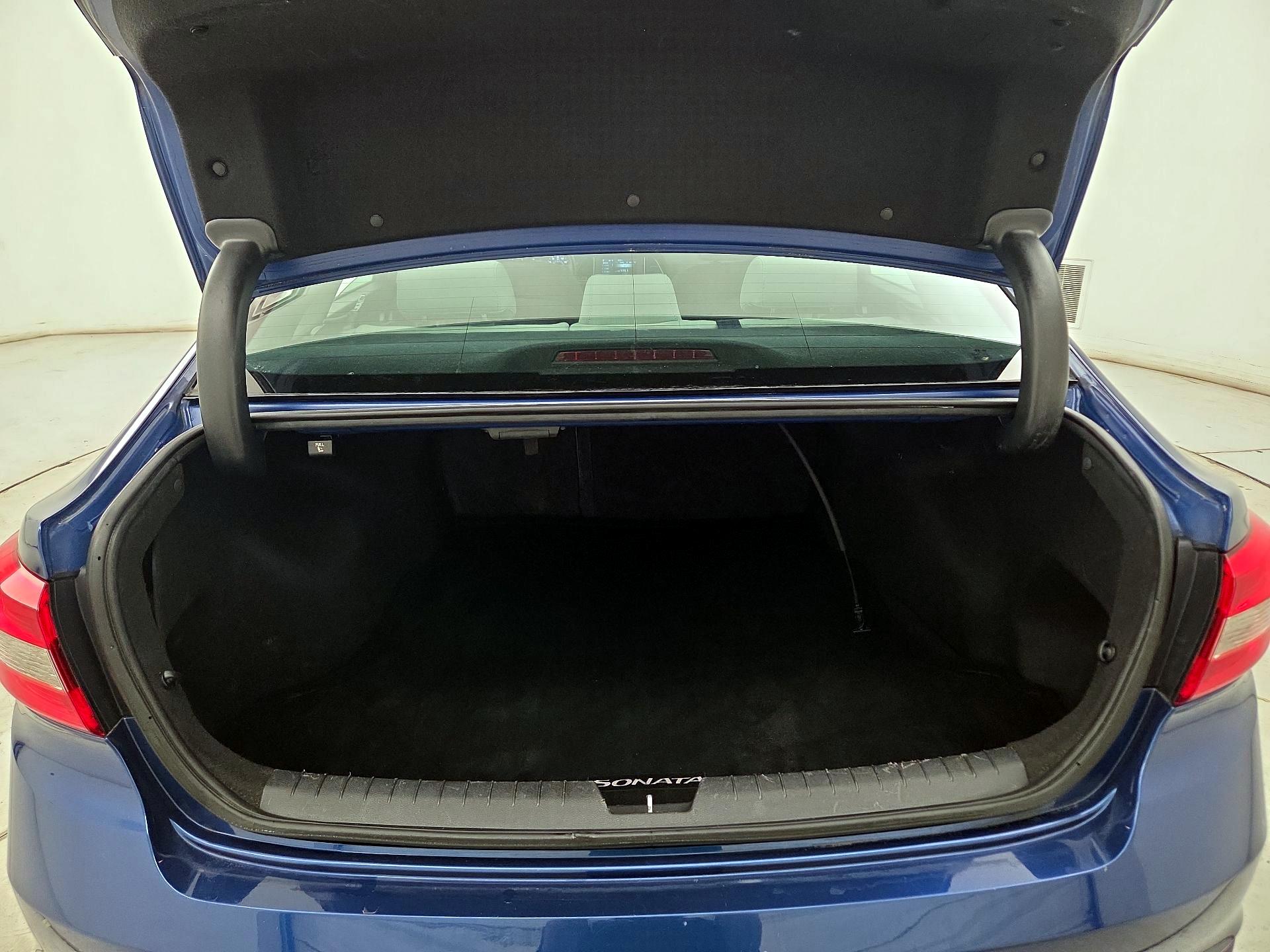 Thumbnail: 2017 Hyundai Sonata - 18