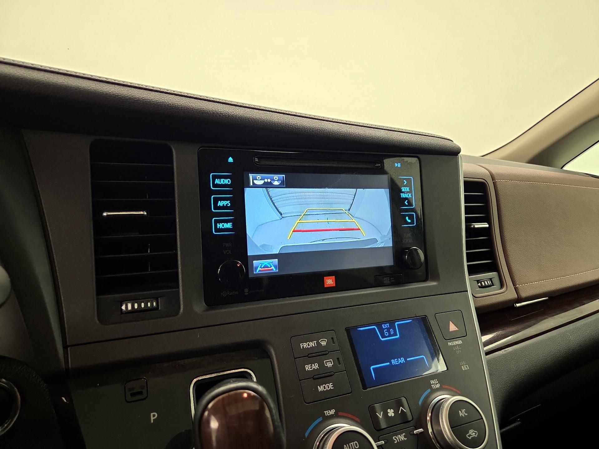 Thumbnail: 2015 Toyota Sienna - 12