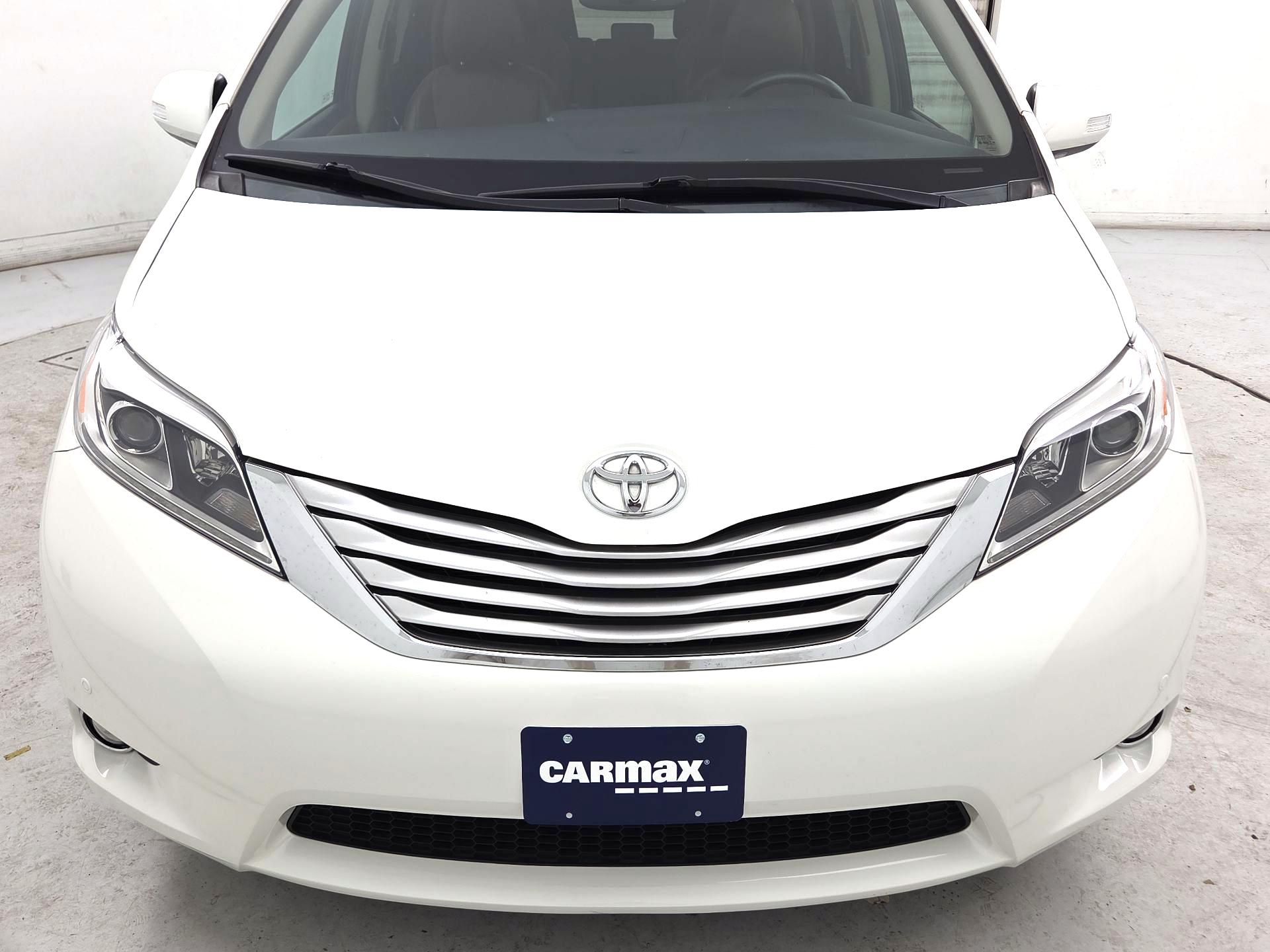 Thumbnail: 2015 Toyota Sienna - 2