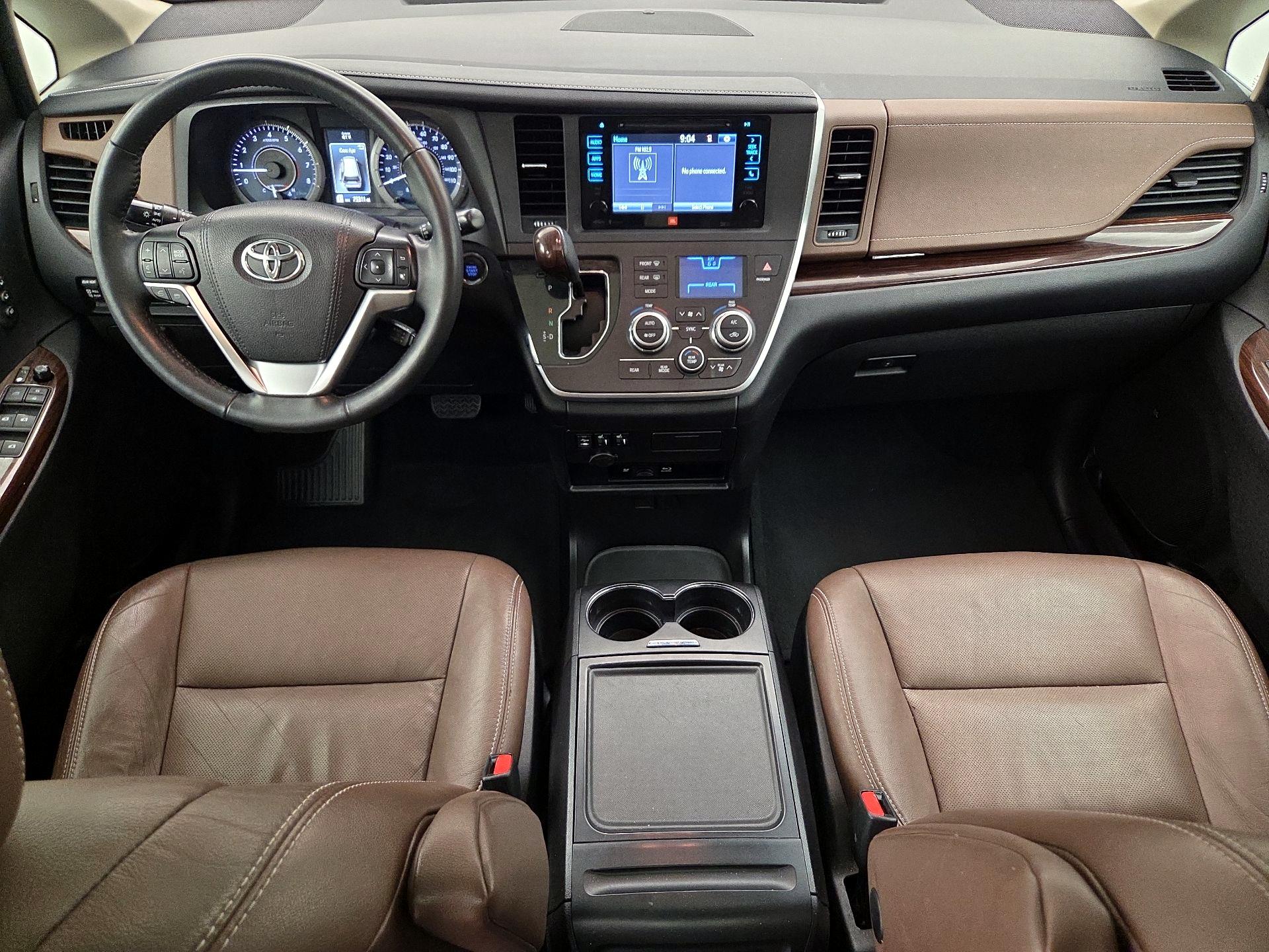 Thumbnail: 2015 Toyota Sienna - 8