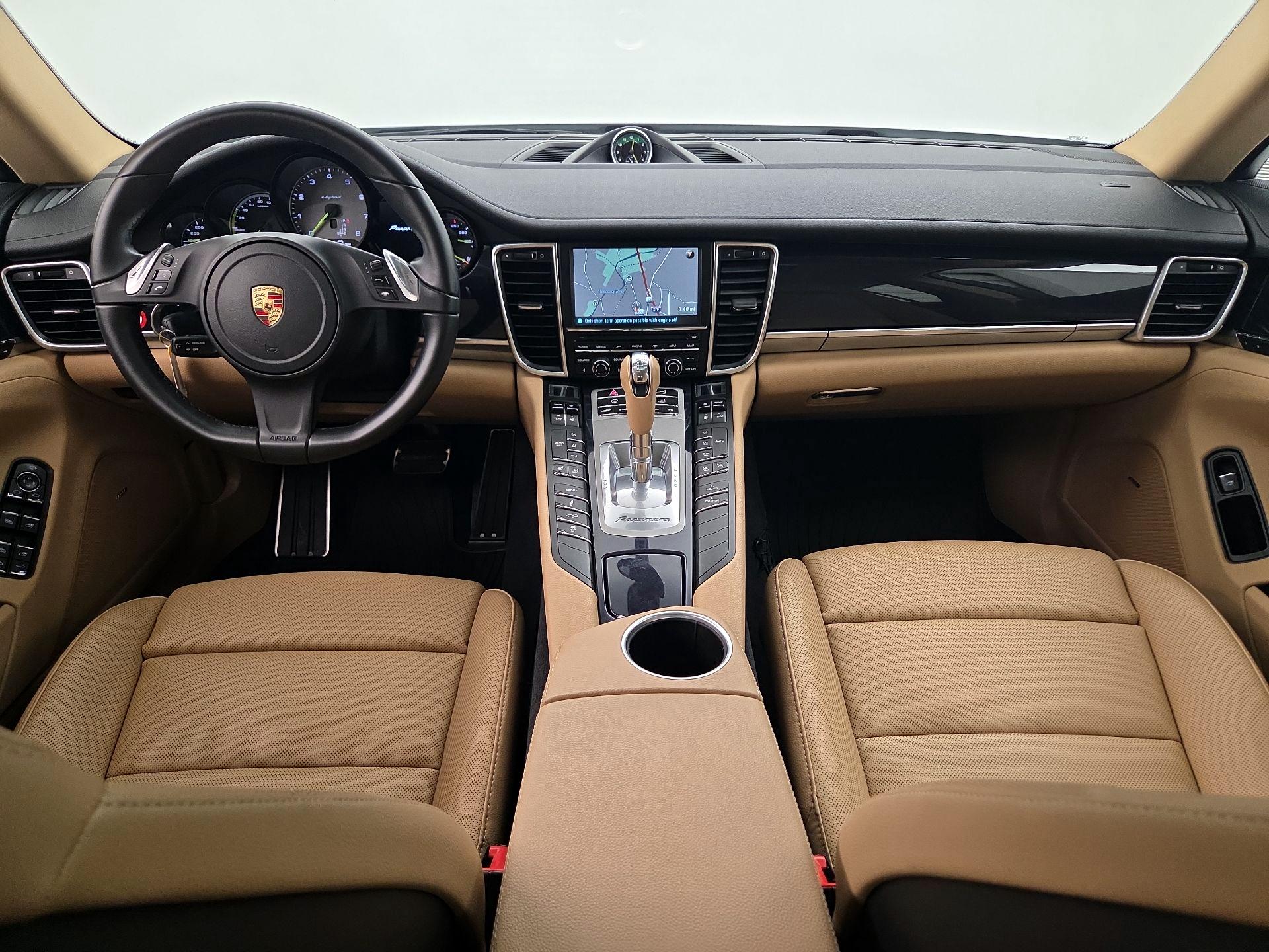 Thumbnail: 2015 Porsche Panamera - 9