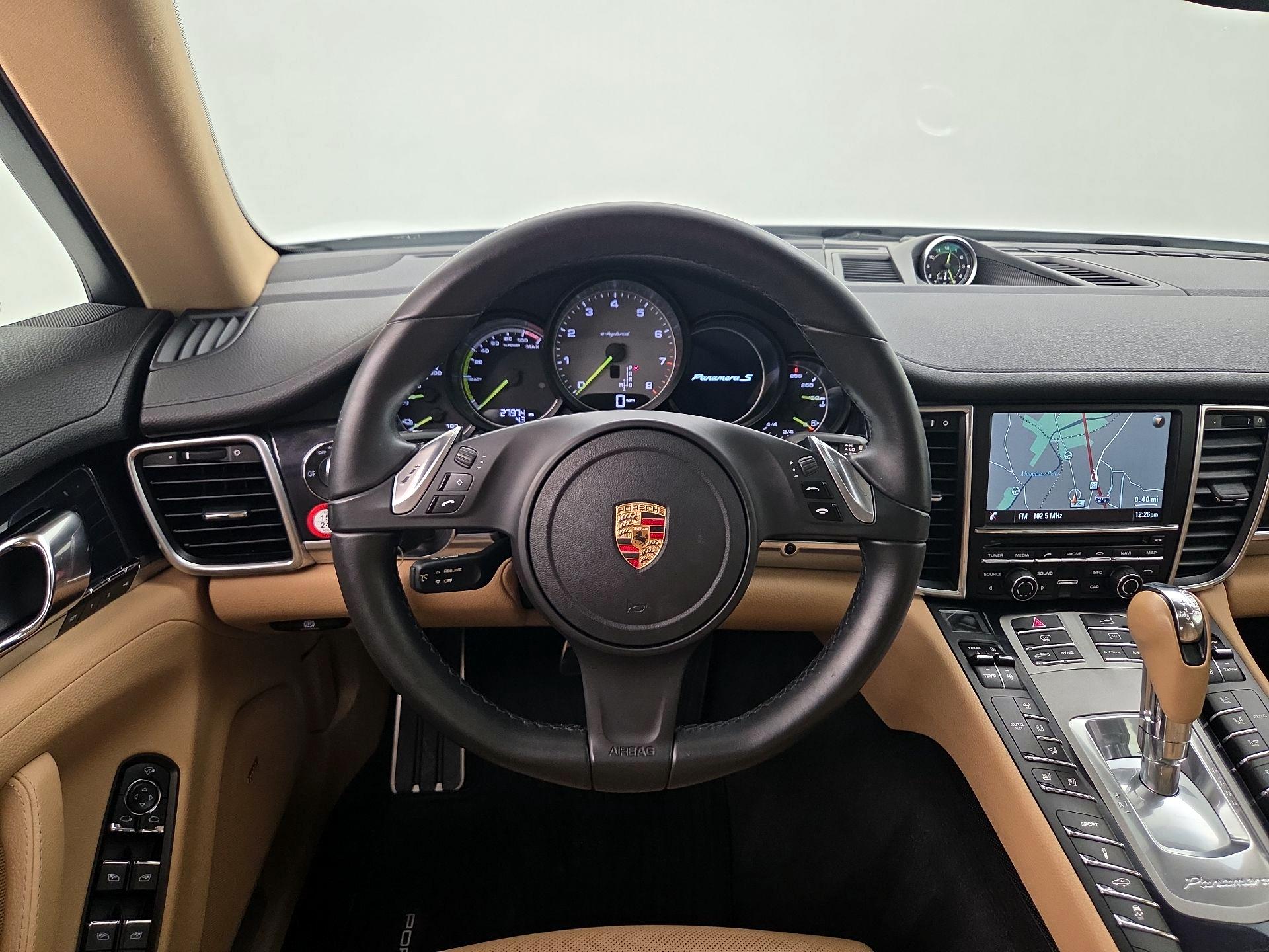 Thumbnail: 2015 Porsche Panamera - 10
