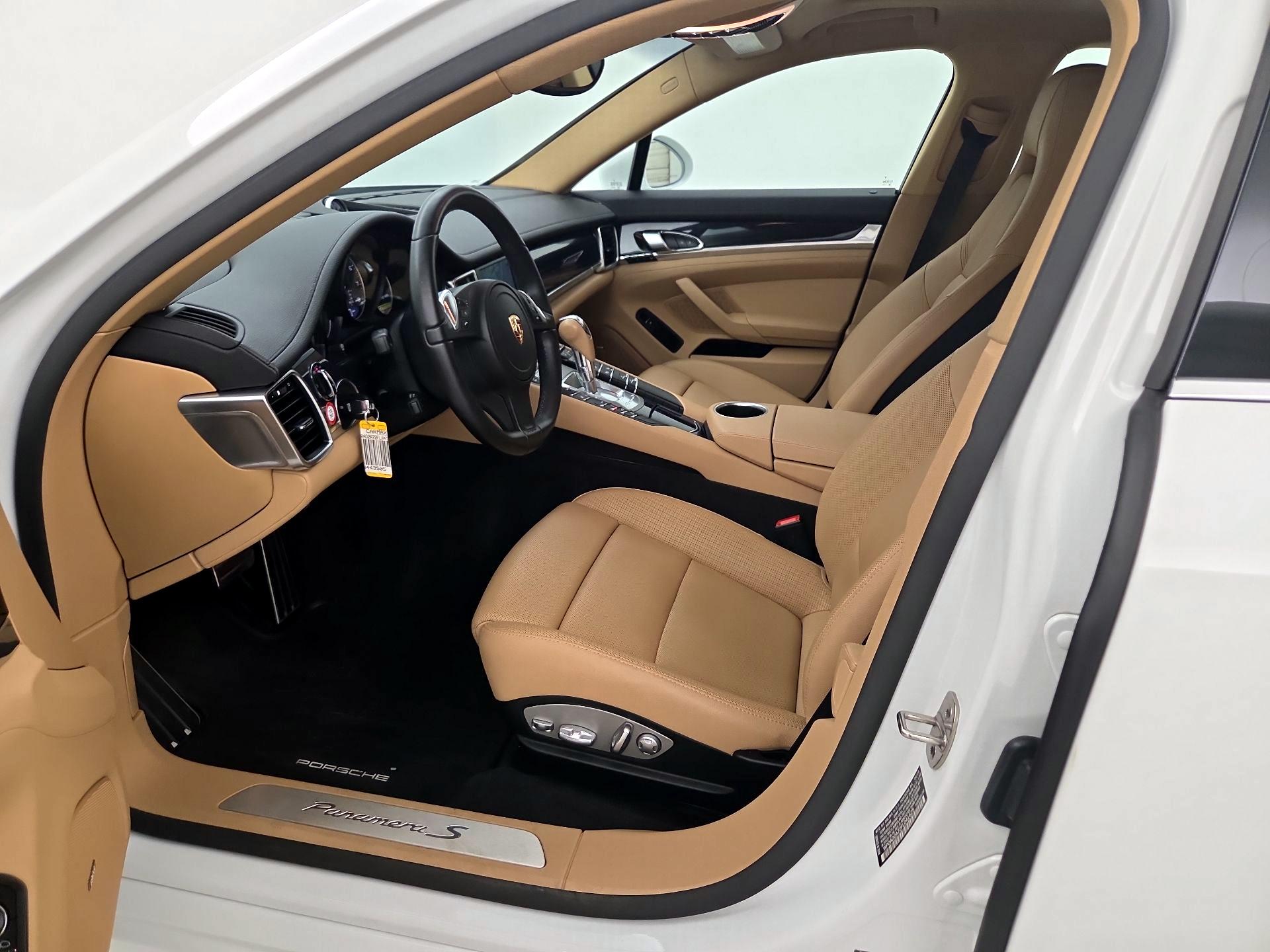 Thumbnail: 2015 Porsche Panamera - 11