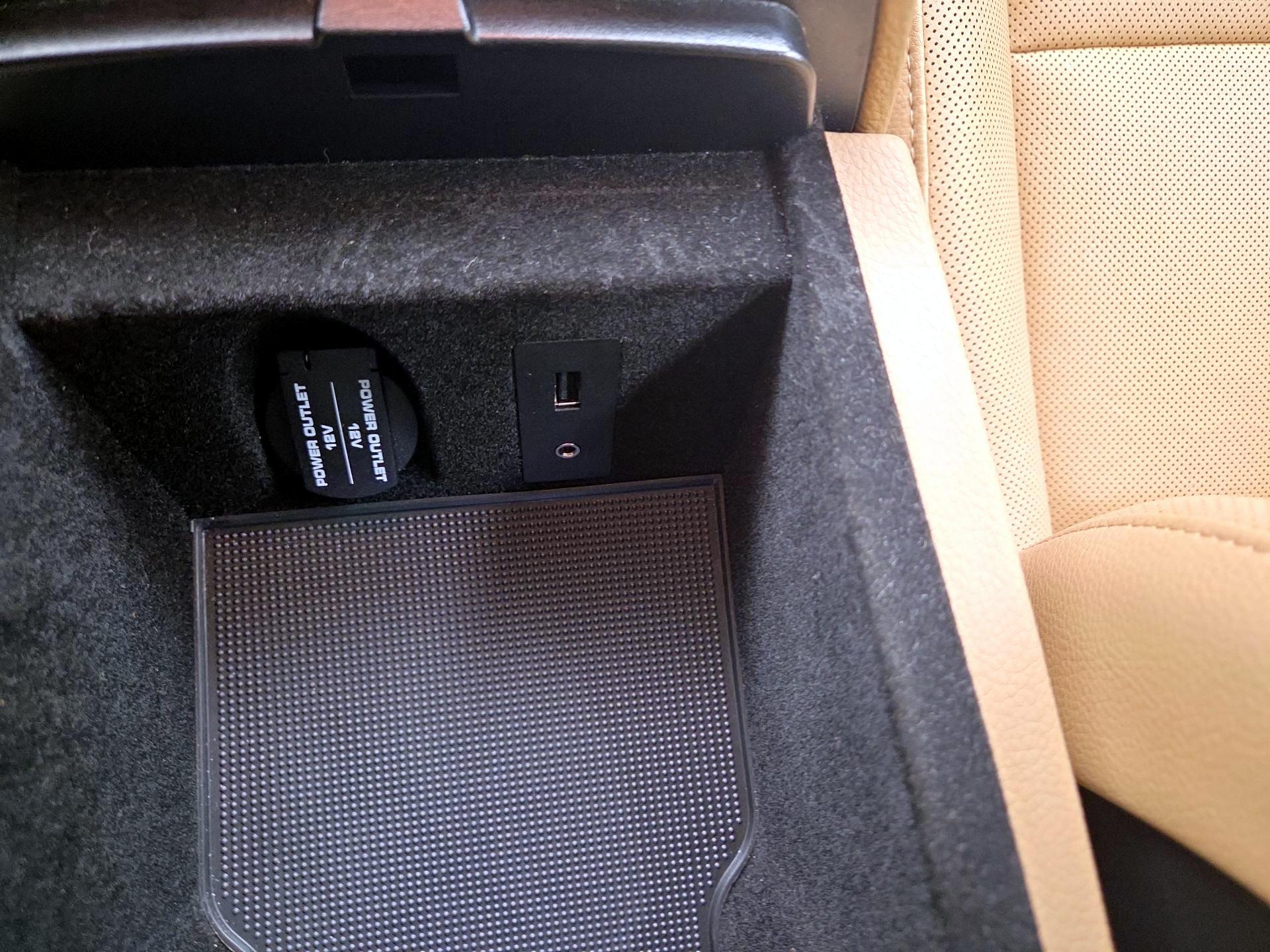 Thumbnail: 2015 Porsche Panamera - 19