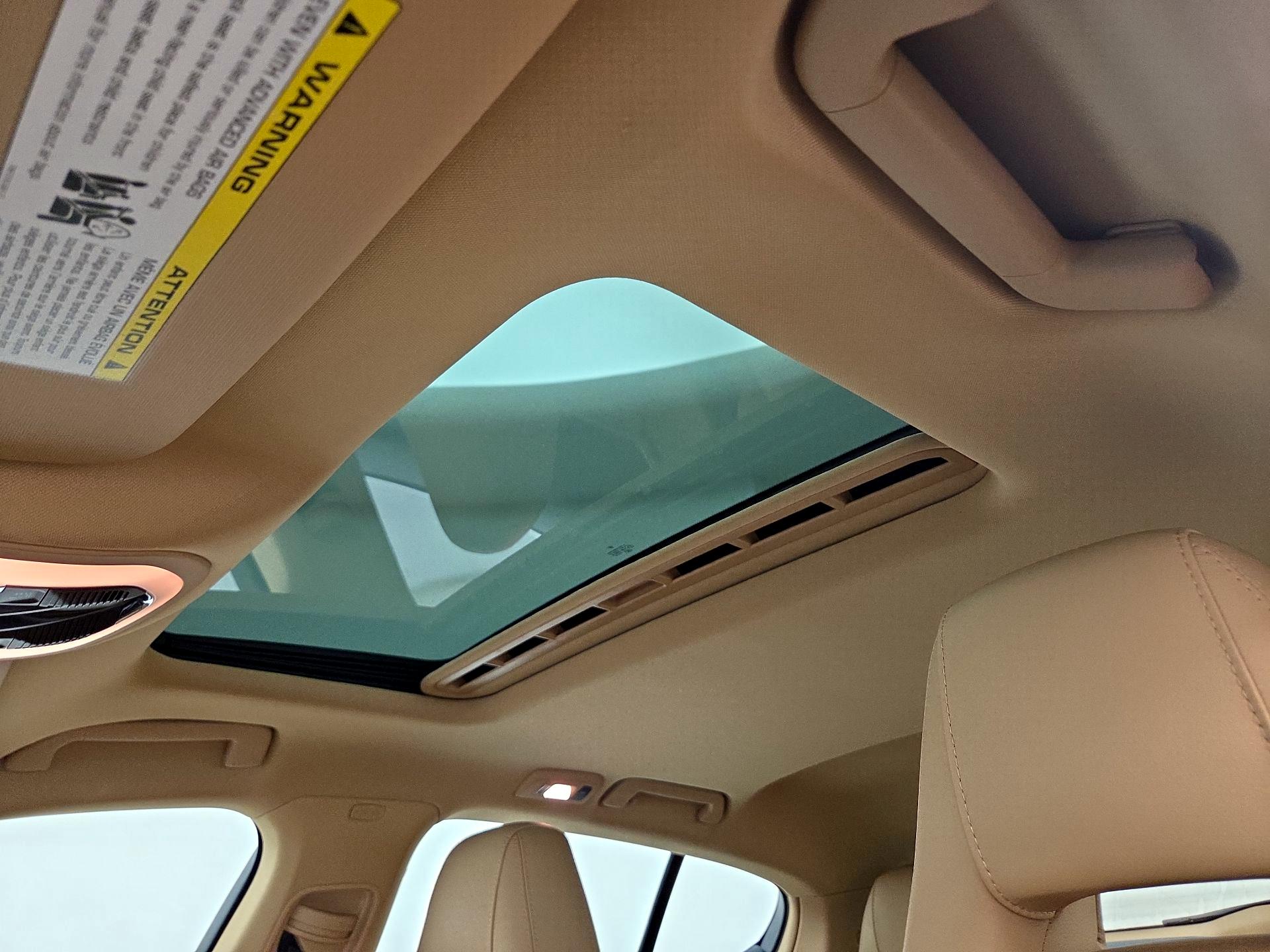 Thumbnail: 2015 Porsche Panamera - 20