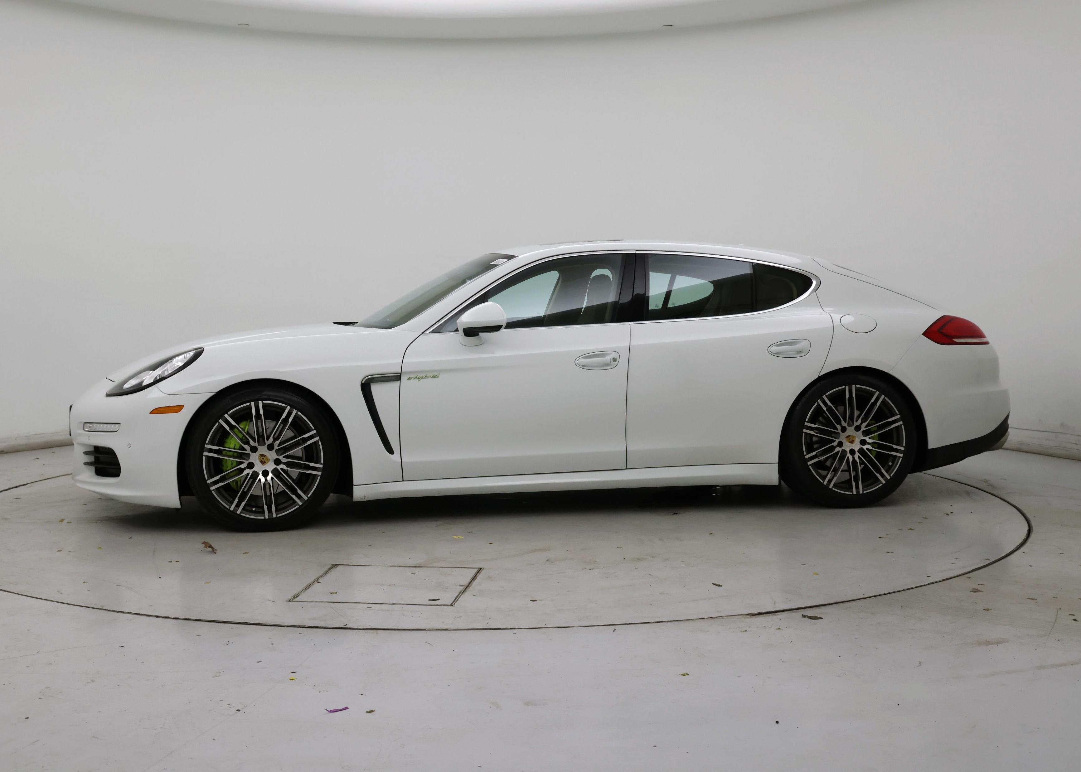 Thumbnail: 2015 Porsche Panamera - 3