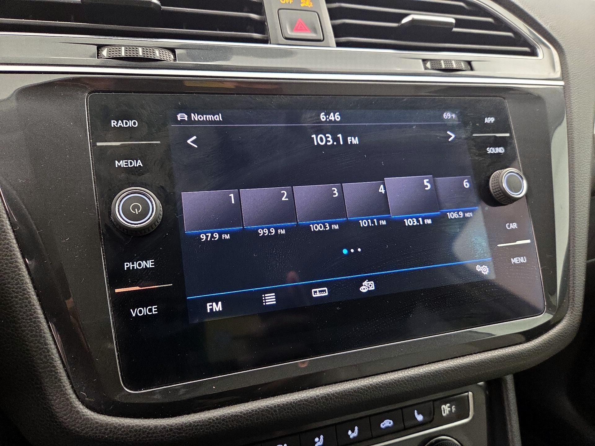 Thumbnail: 2019 Volkswagen Tiguan - 15