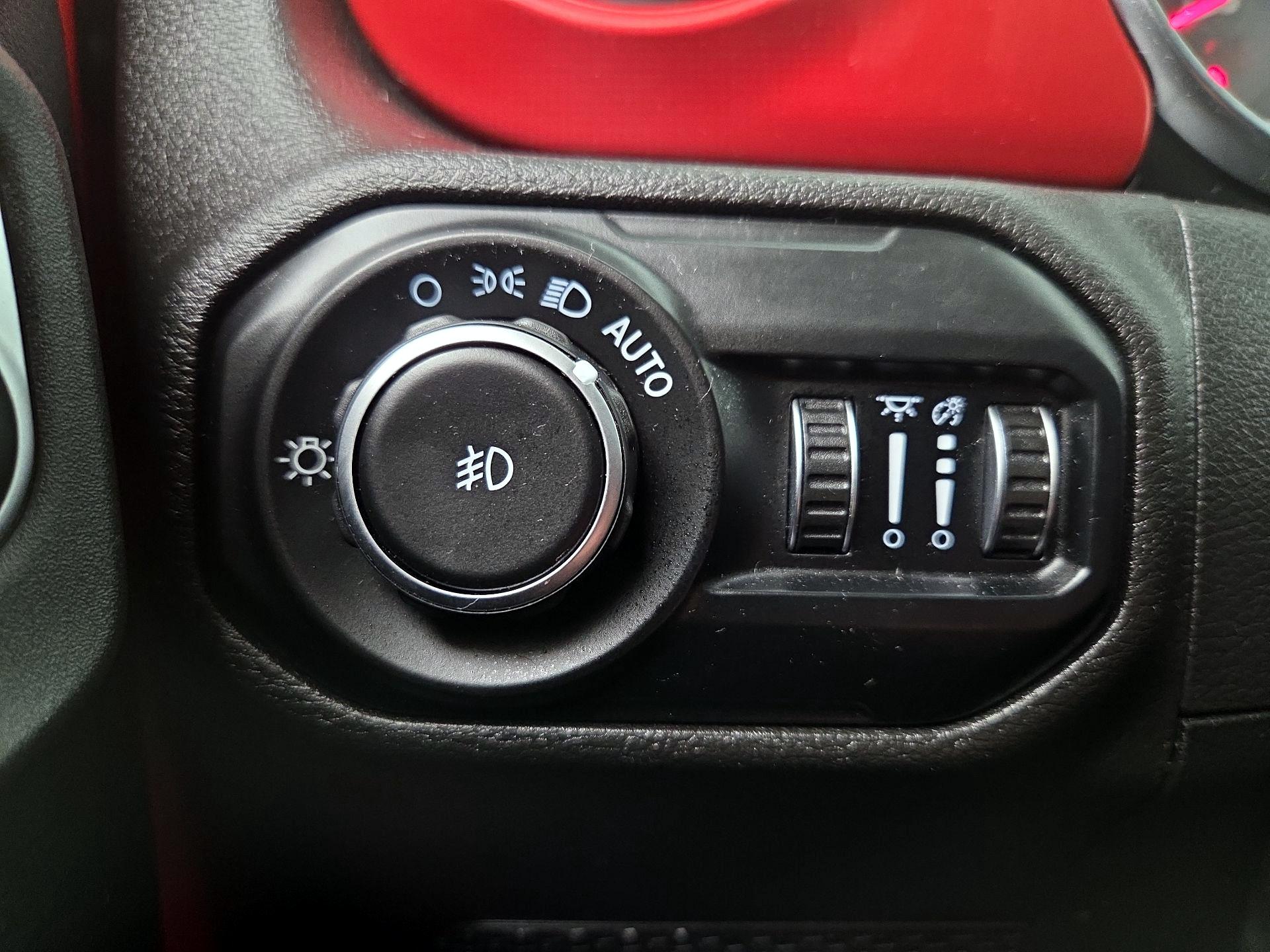 Thumbnail: 2021 Jeep Wrangler - 13
