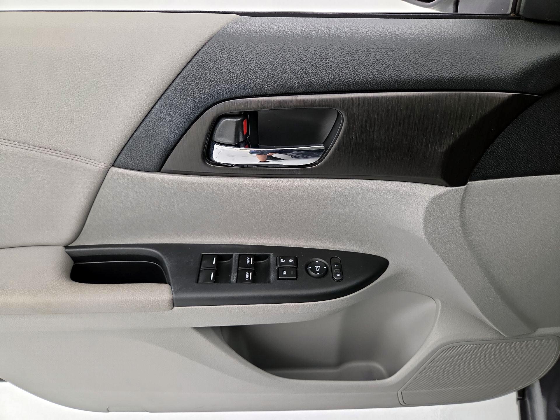 Thumbnail: 2015 Honda Accord - 12