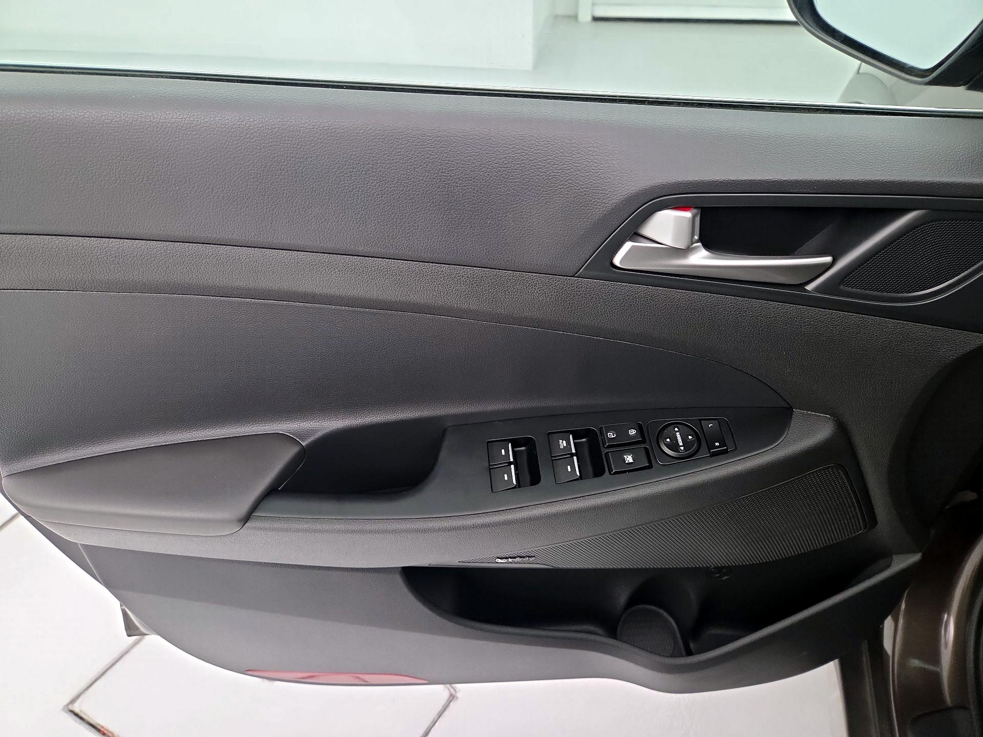 Thumbnail: 2020 Hyundai Tucson - 12