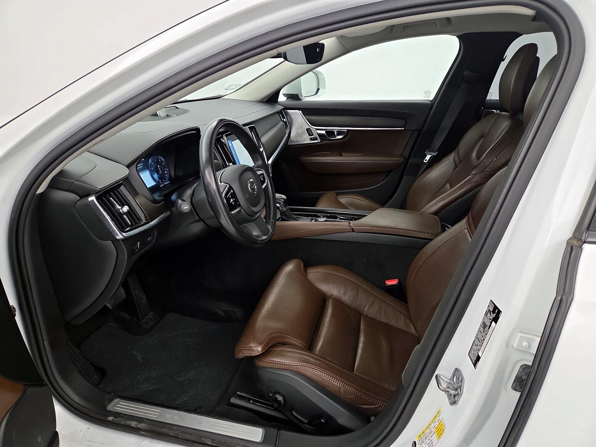 Thumbnail: 2018 Volvo V90 - 11