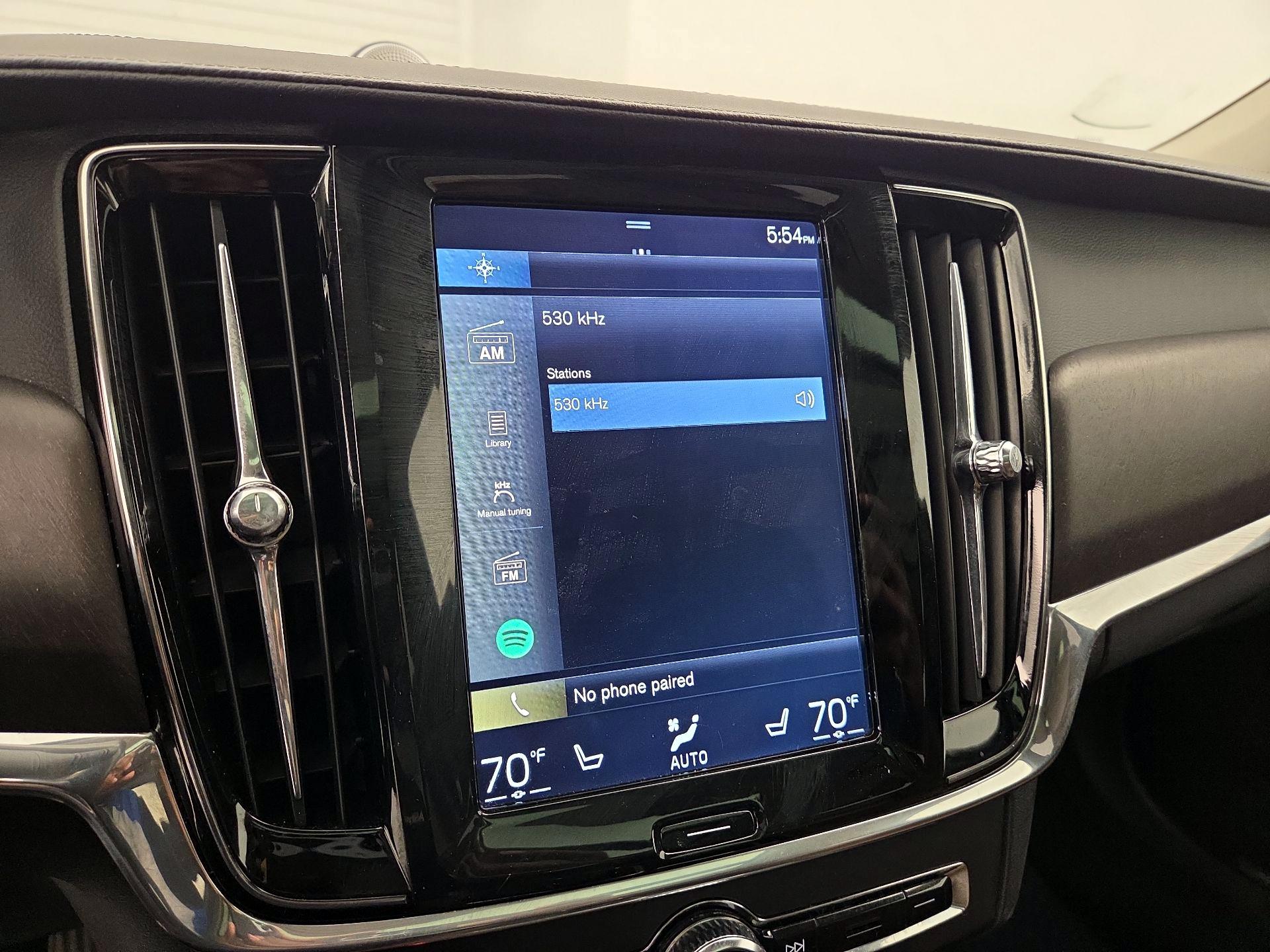 Thumbnail: 2018 Volvo V90 - 16