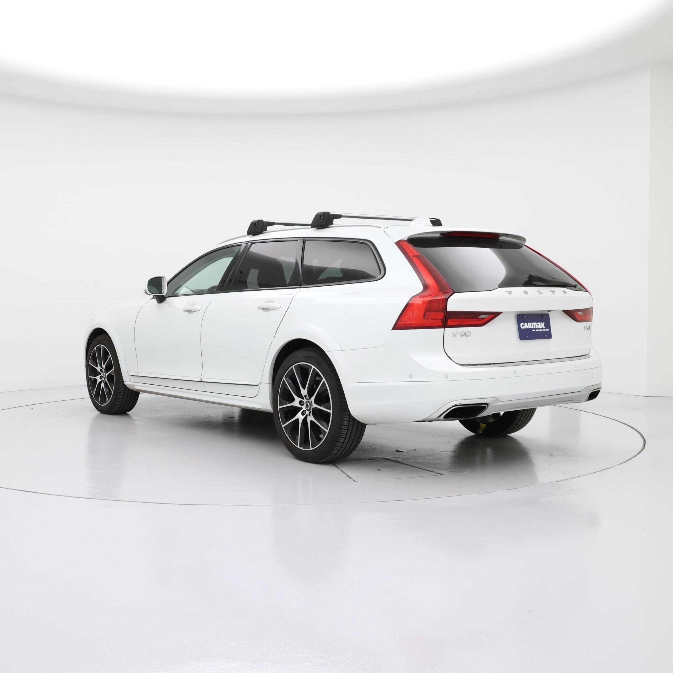 Thumbnail: 2018 Volvo V90 - 2