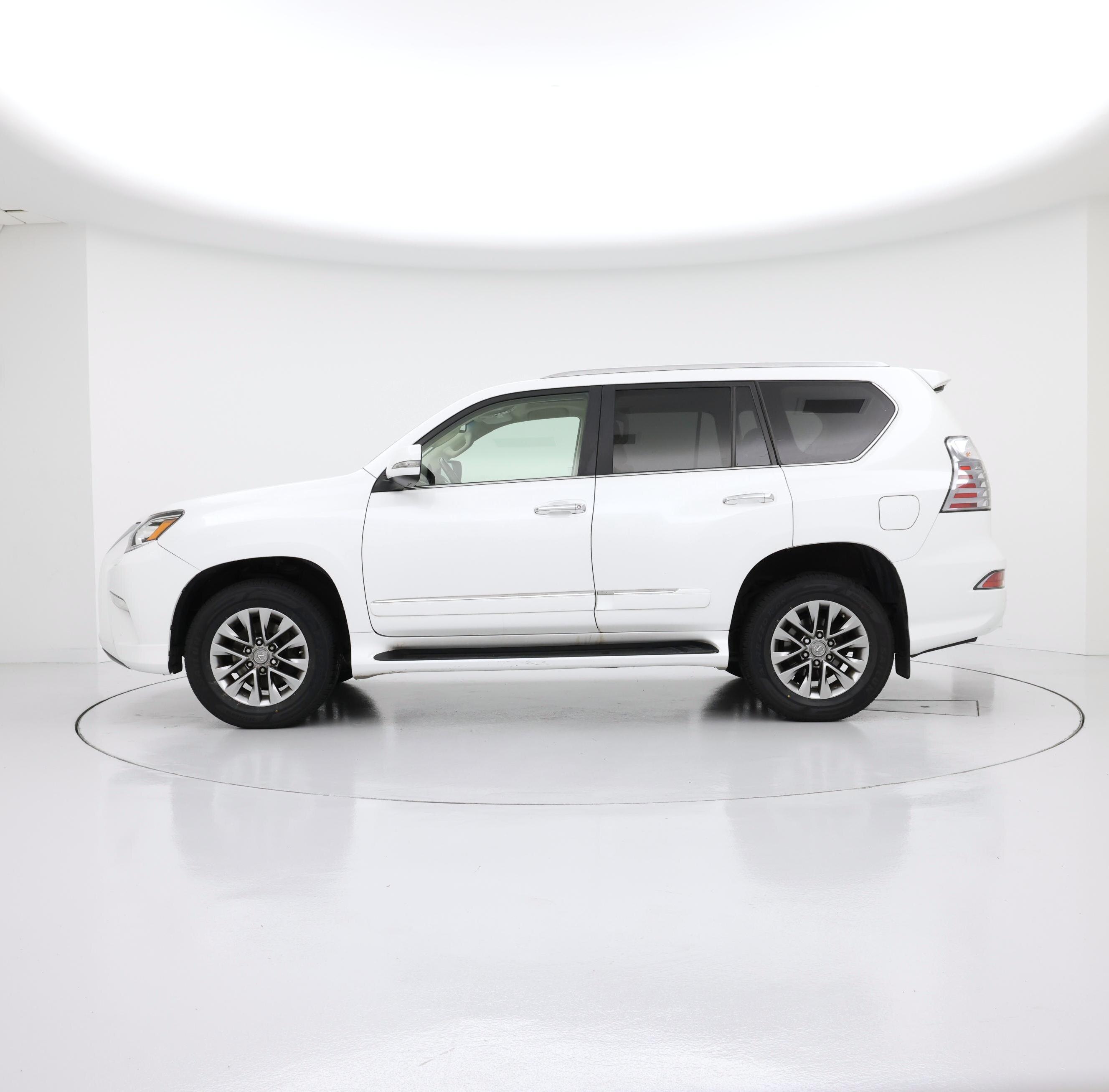 Thumbnail: 2016 Lexus GX - 3