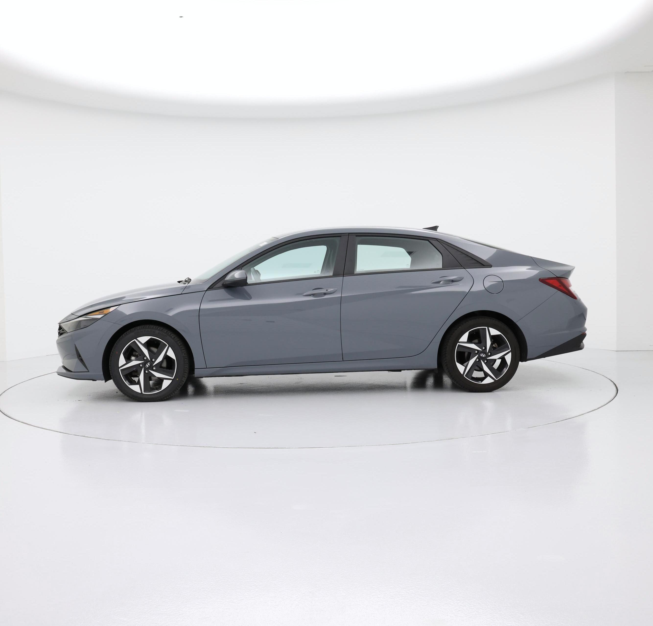 Thumbnail: 2023 Hyundai Elantra - 3
