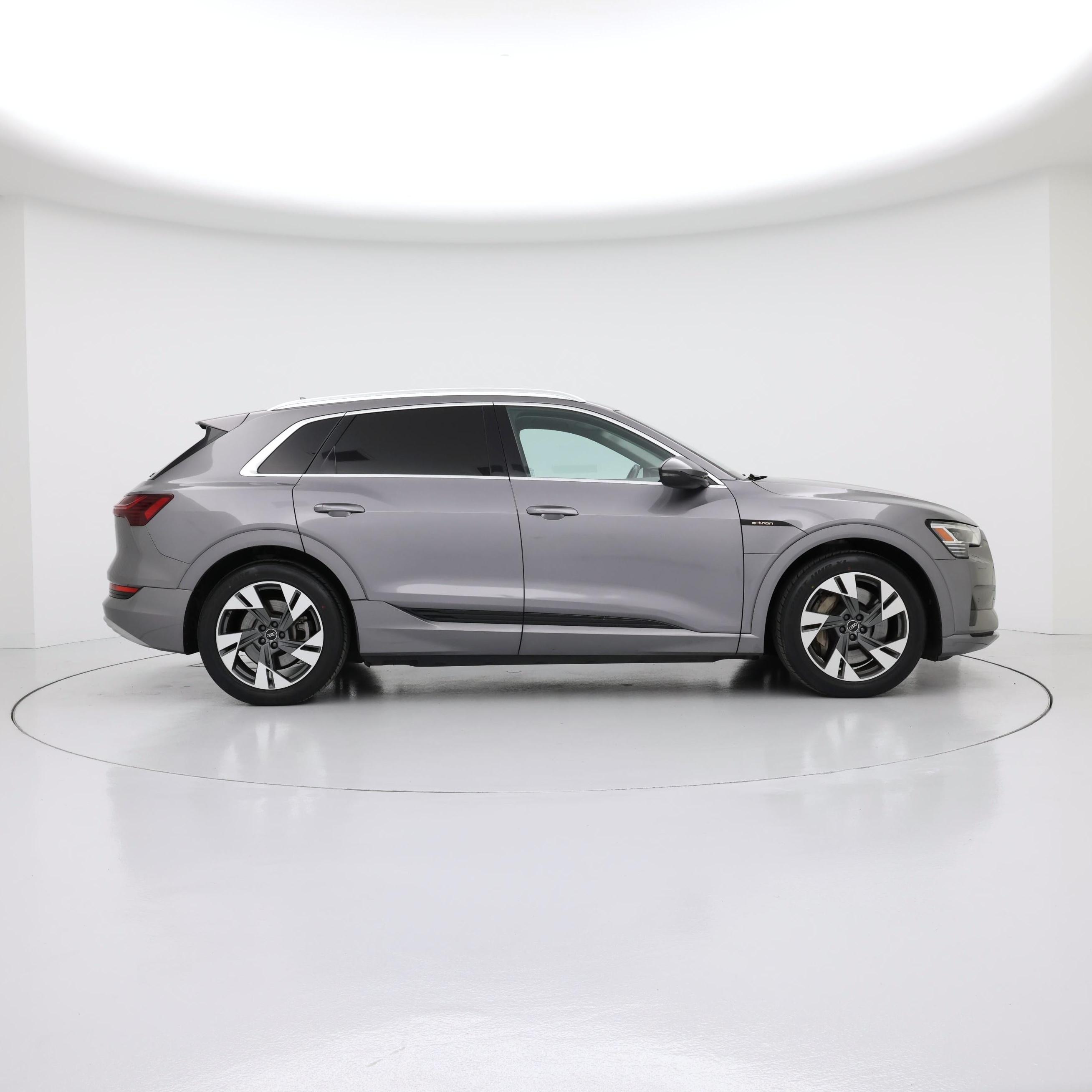 Thumbnail: 2021 Audi e-tron - 7