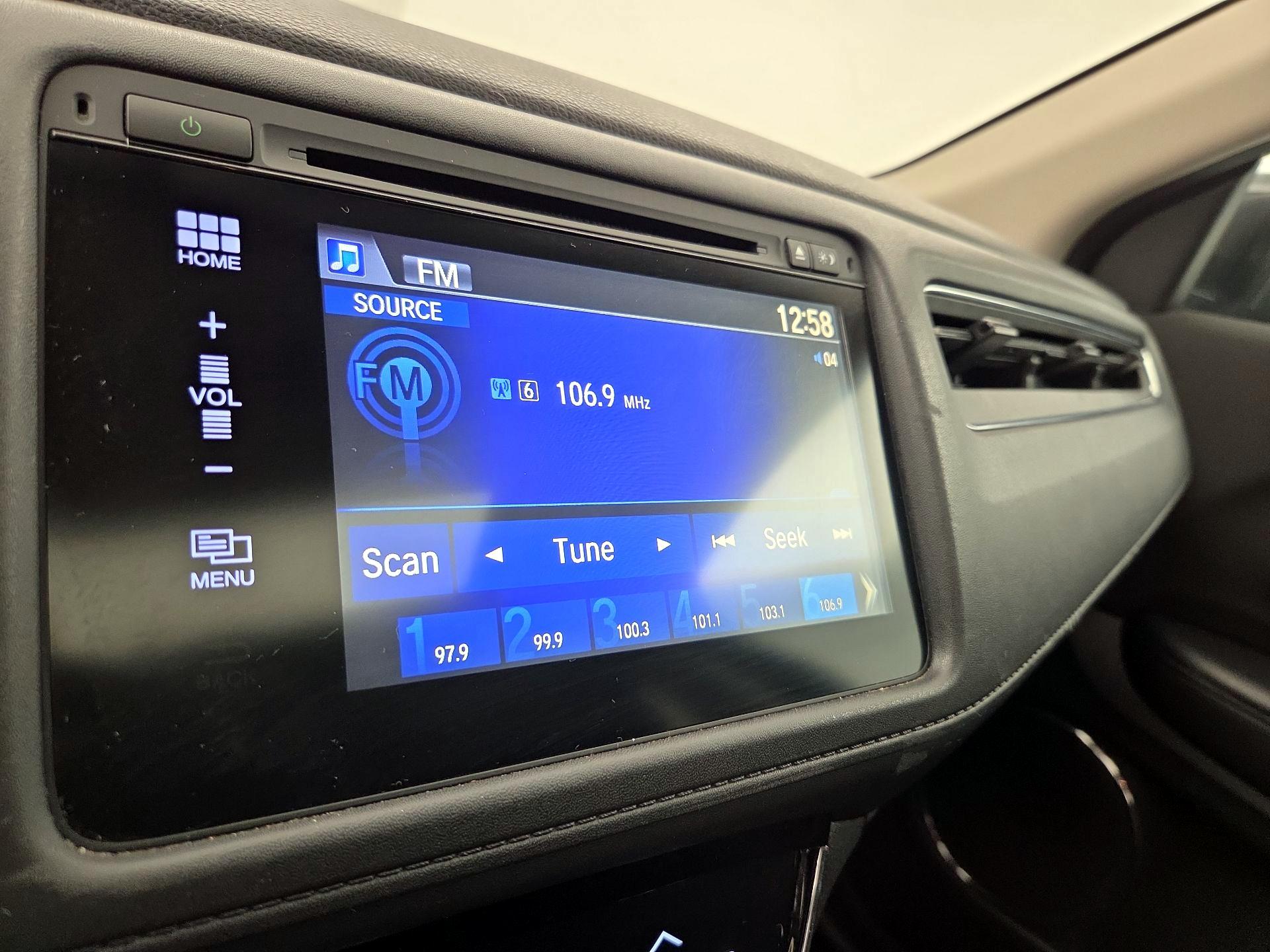 Thumbnail: 2016 Honda HR-V - 15