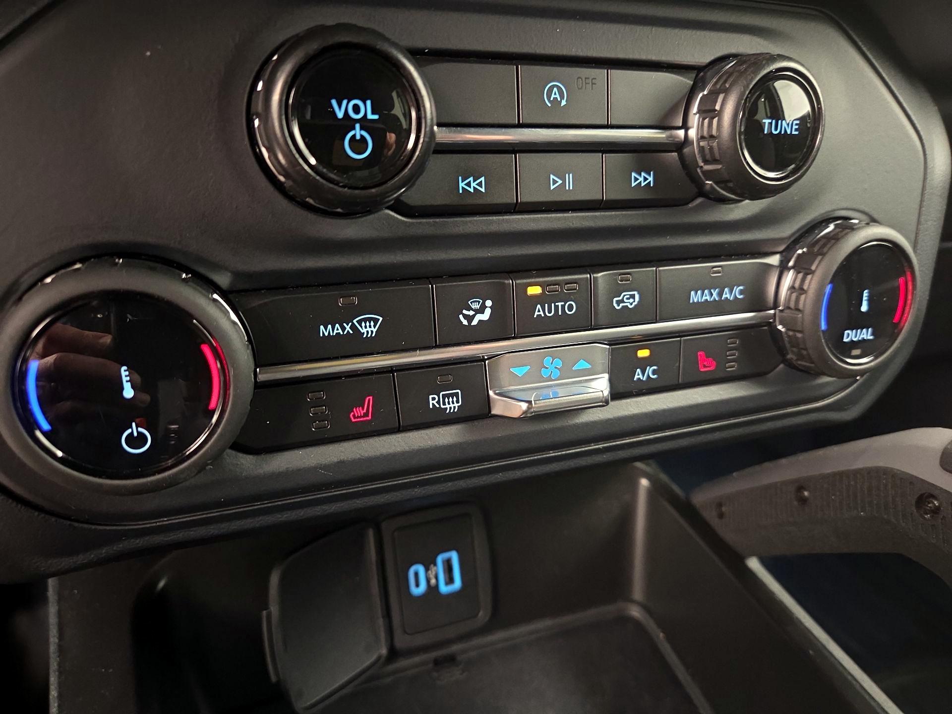 Thumbnail: 2022 Ford Bronco - 17