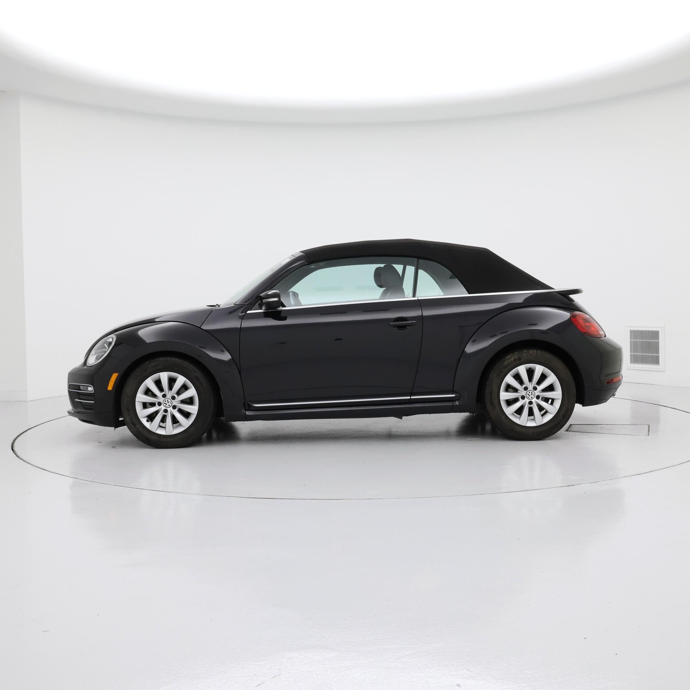 Thumbnail: 2018 Volkswagen Beetle - 3