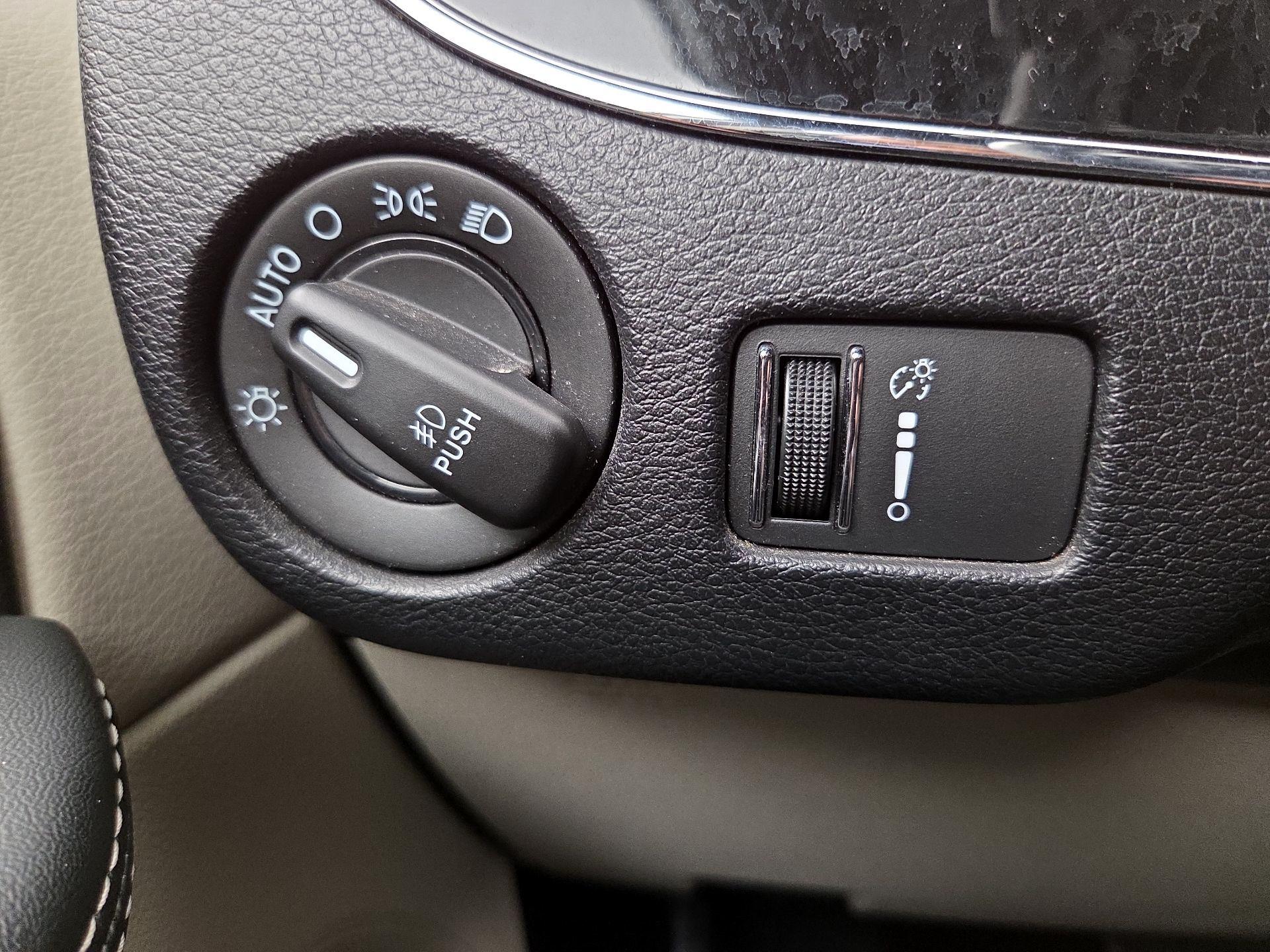 Thumbnail: 2018 Dodge Grand Caravan - 13