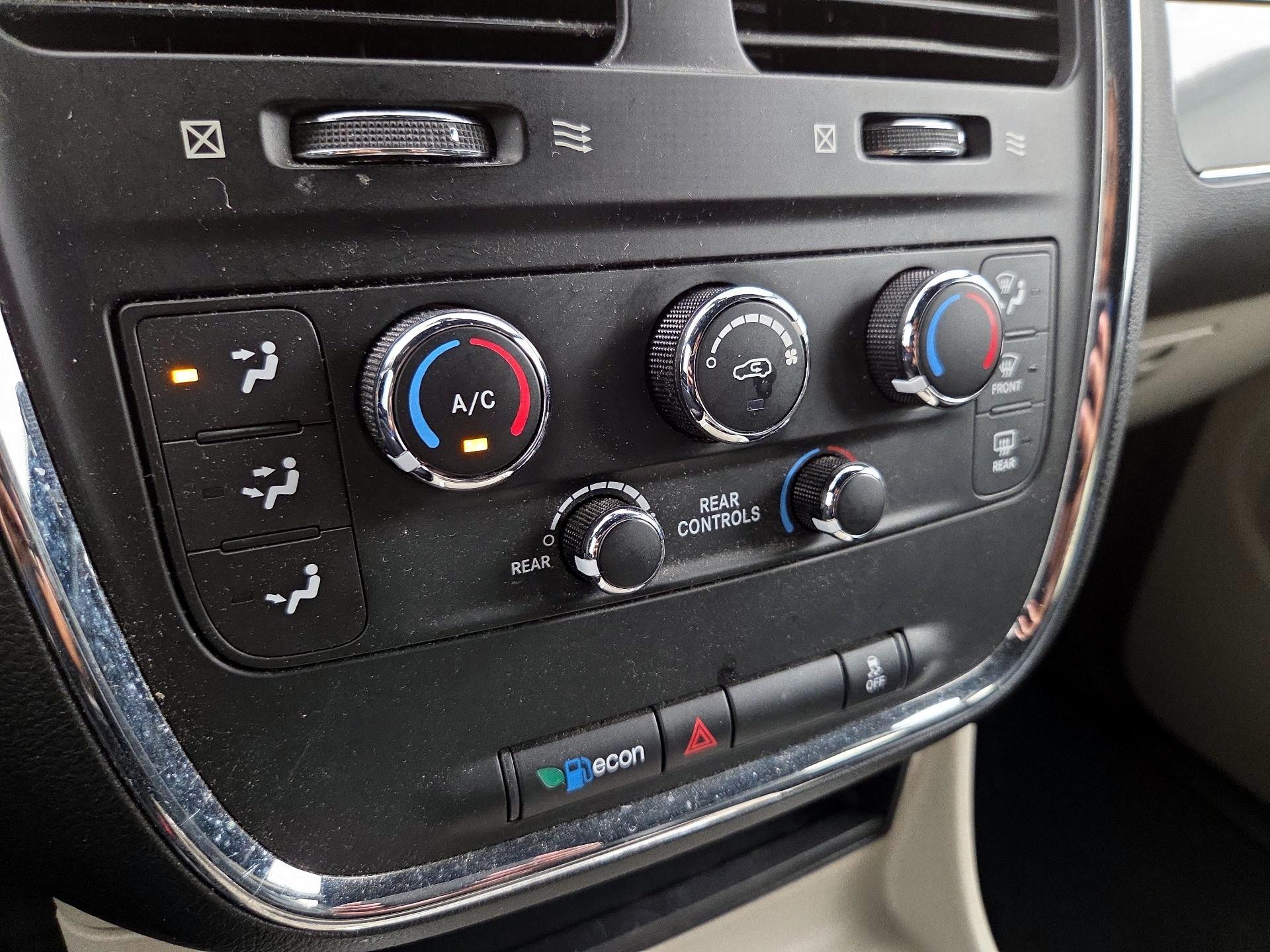 Thumbnail: 2018 Dodge Grand Caravan - 16