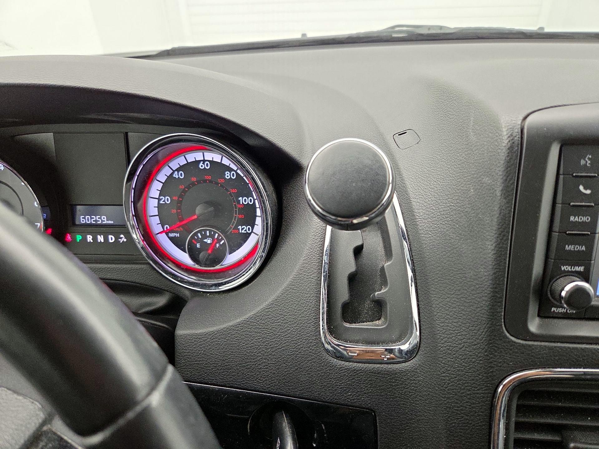Thumbnail: 2018 Dodge Grand Caravan - 17
