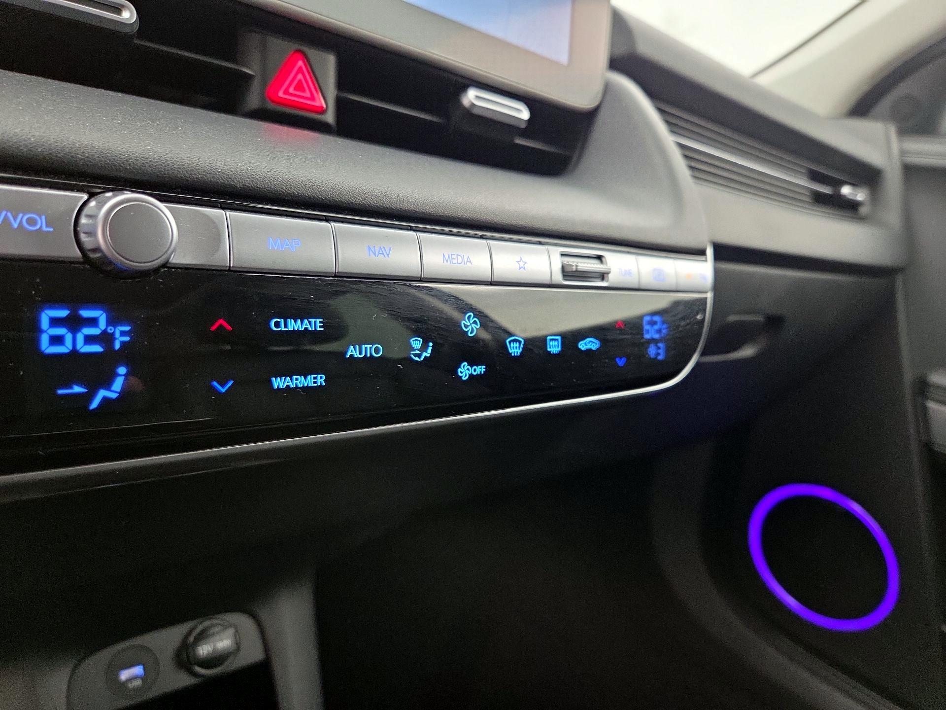 Thumbnail: 2022 Hyundai Ioniq 5 - 17