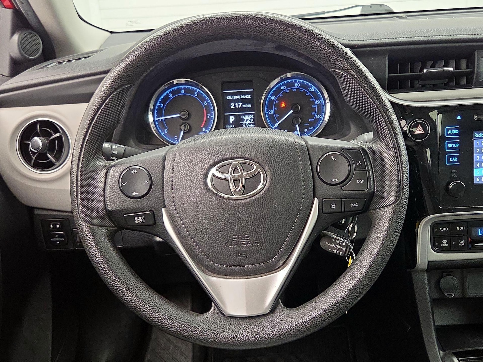 2017 Toyota Corolla LE - Photo 11