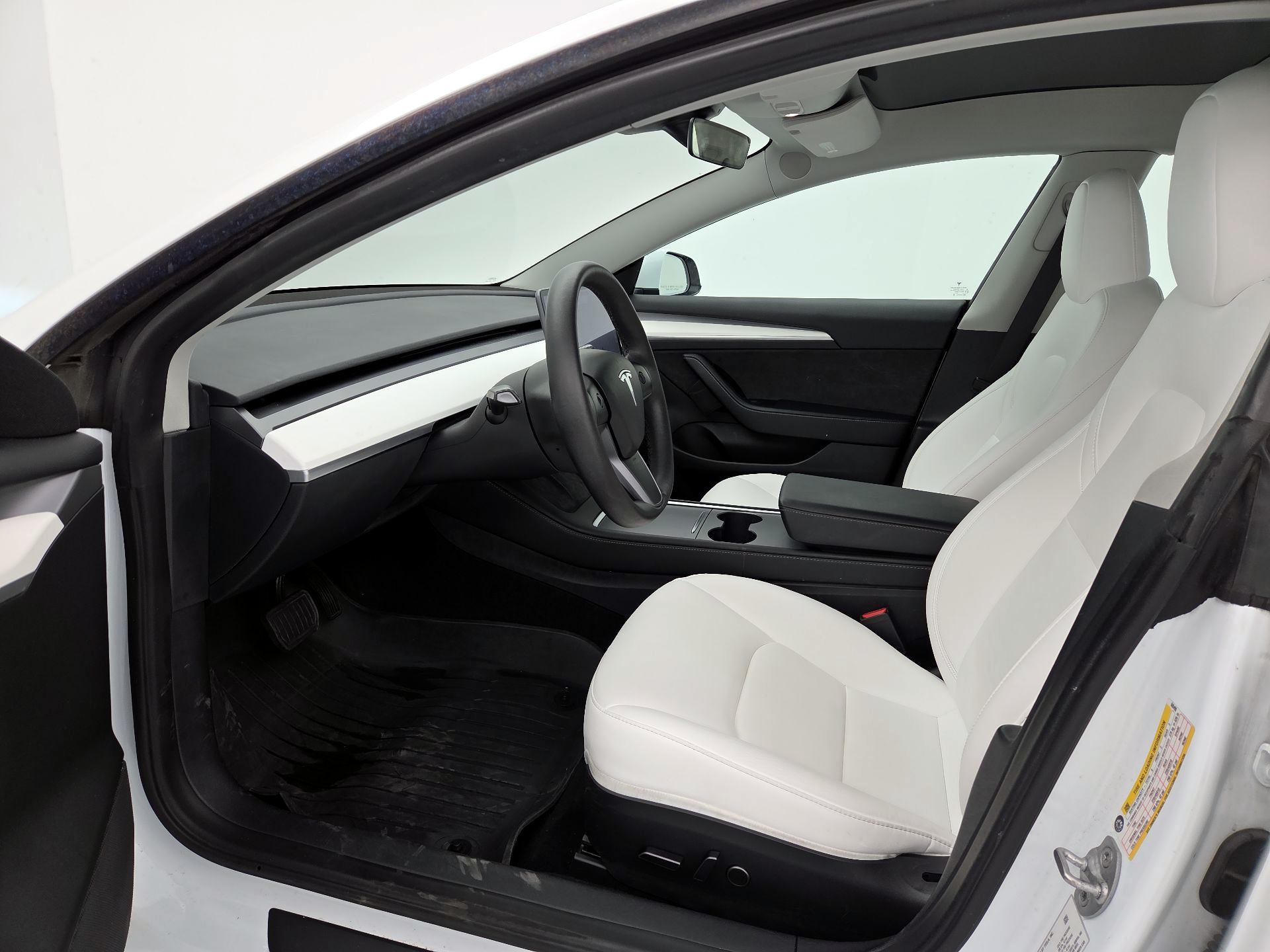 Thumbnail: 2023 Tesla Model 3 - 11