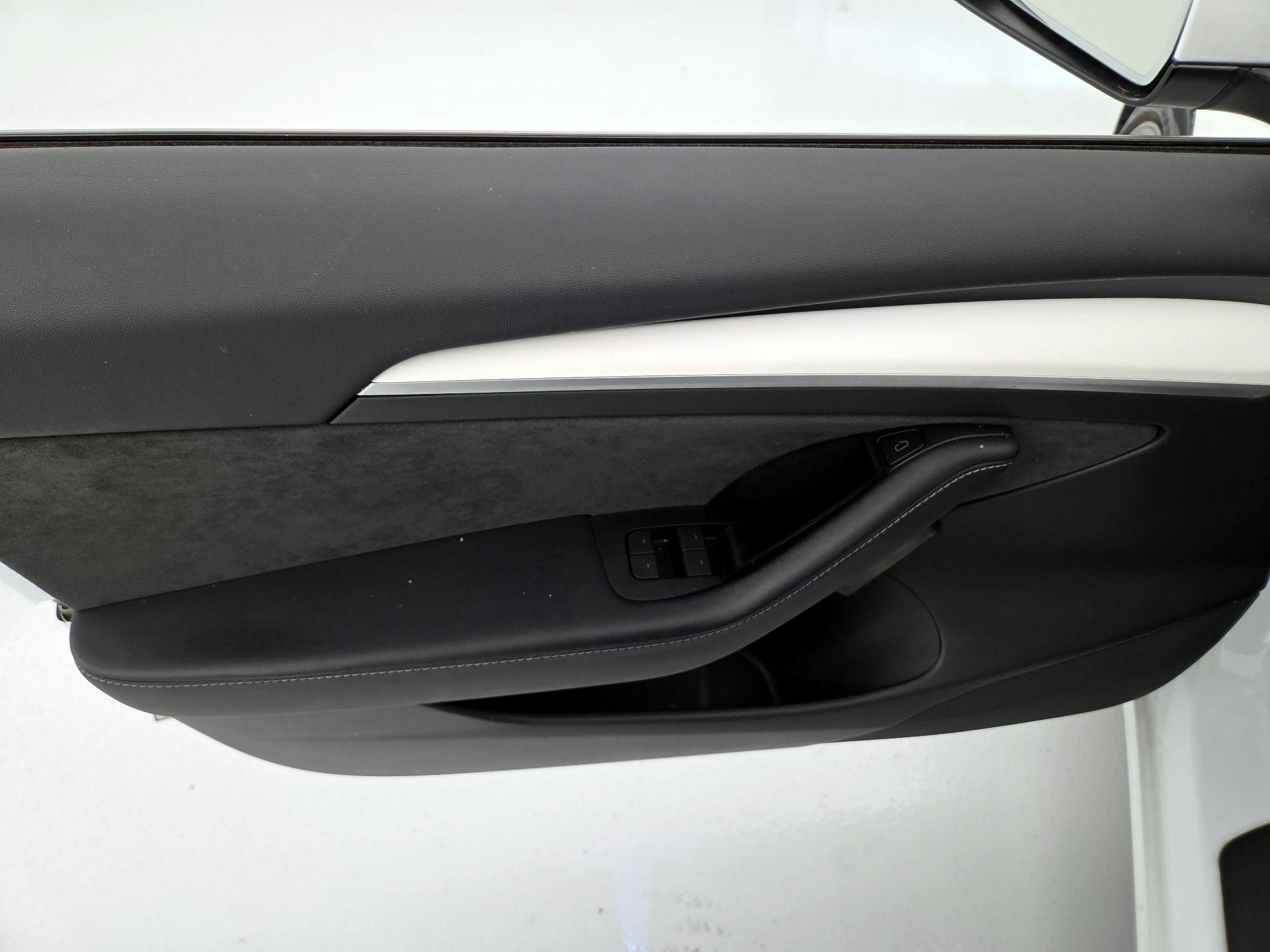 Thumbnail: 2023 Tesla Model 3 - 12