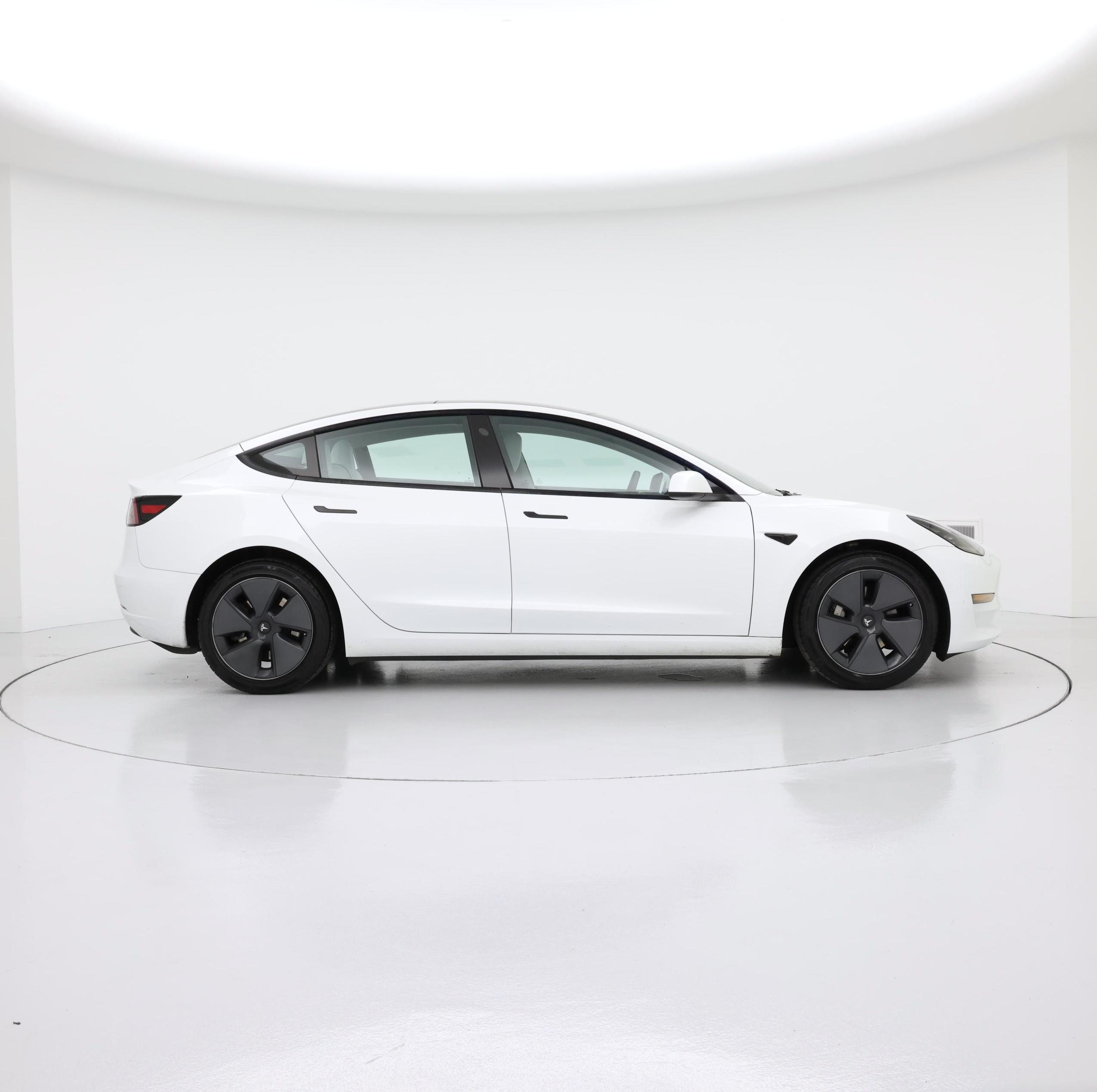 Thumbnail: 2023 Tesla Model 3 - 7