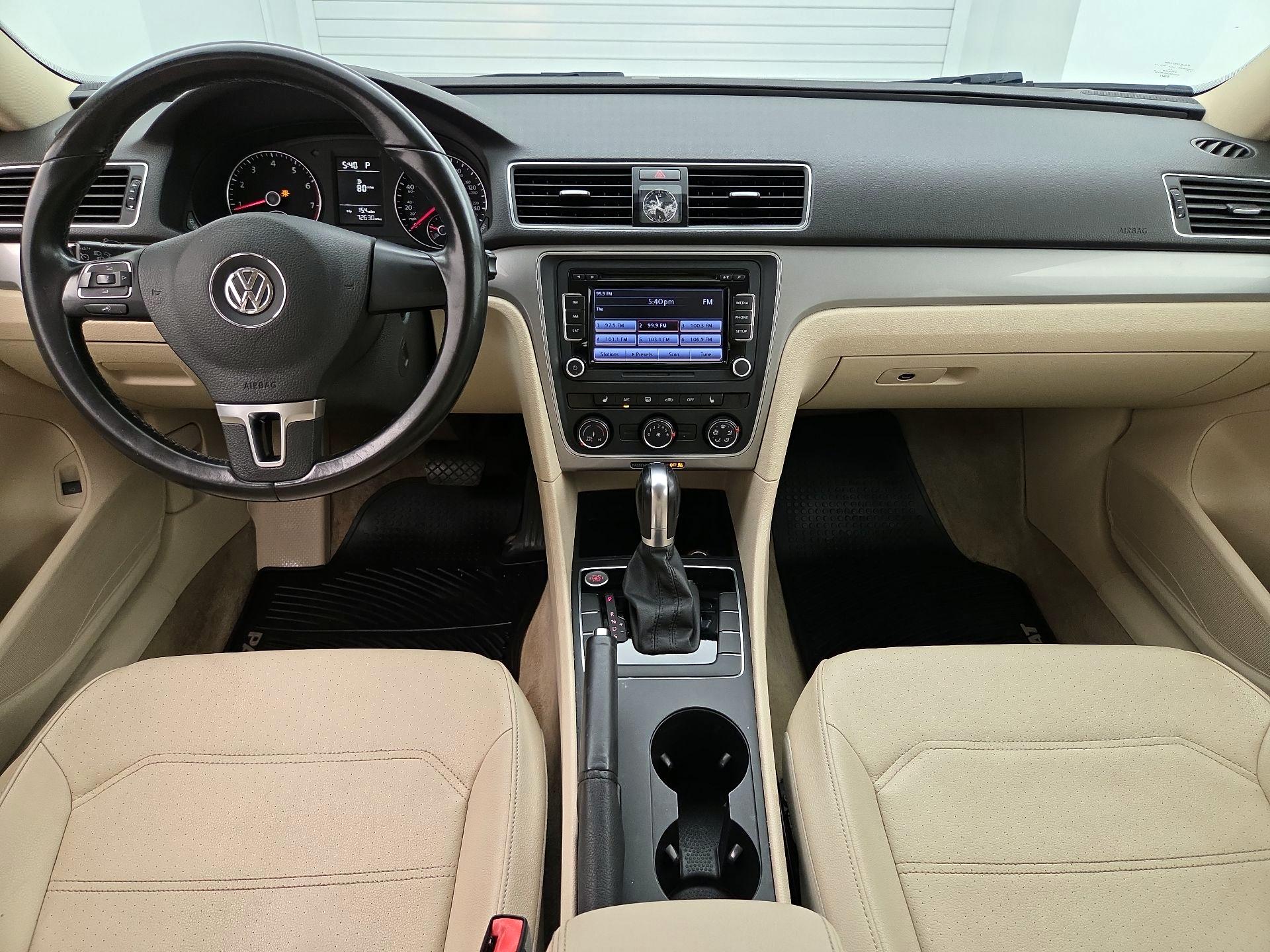 Thumbnail: 2015 Volkswagen Passat - 9