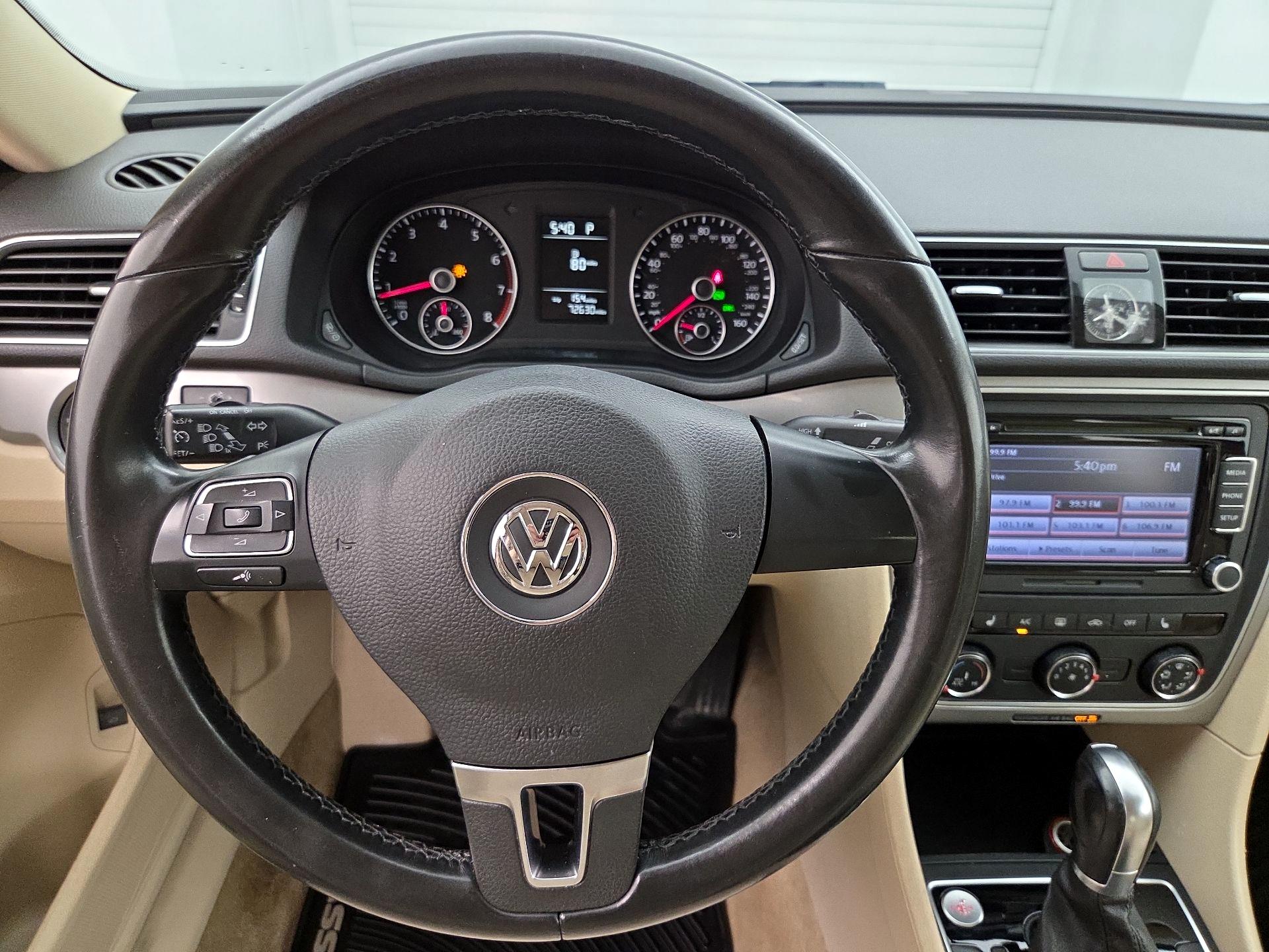 Thumbnail: 2015 Volkswagen Passat - 10
