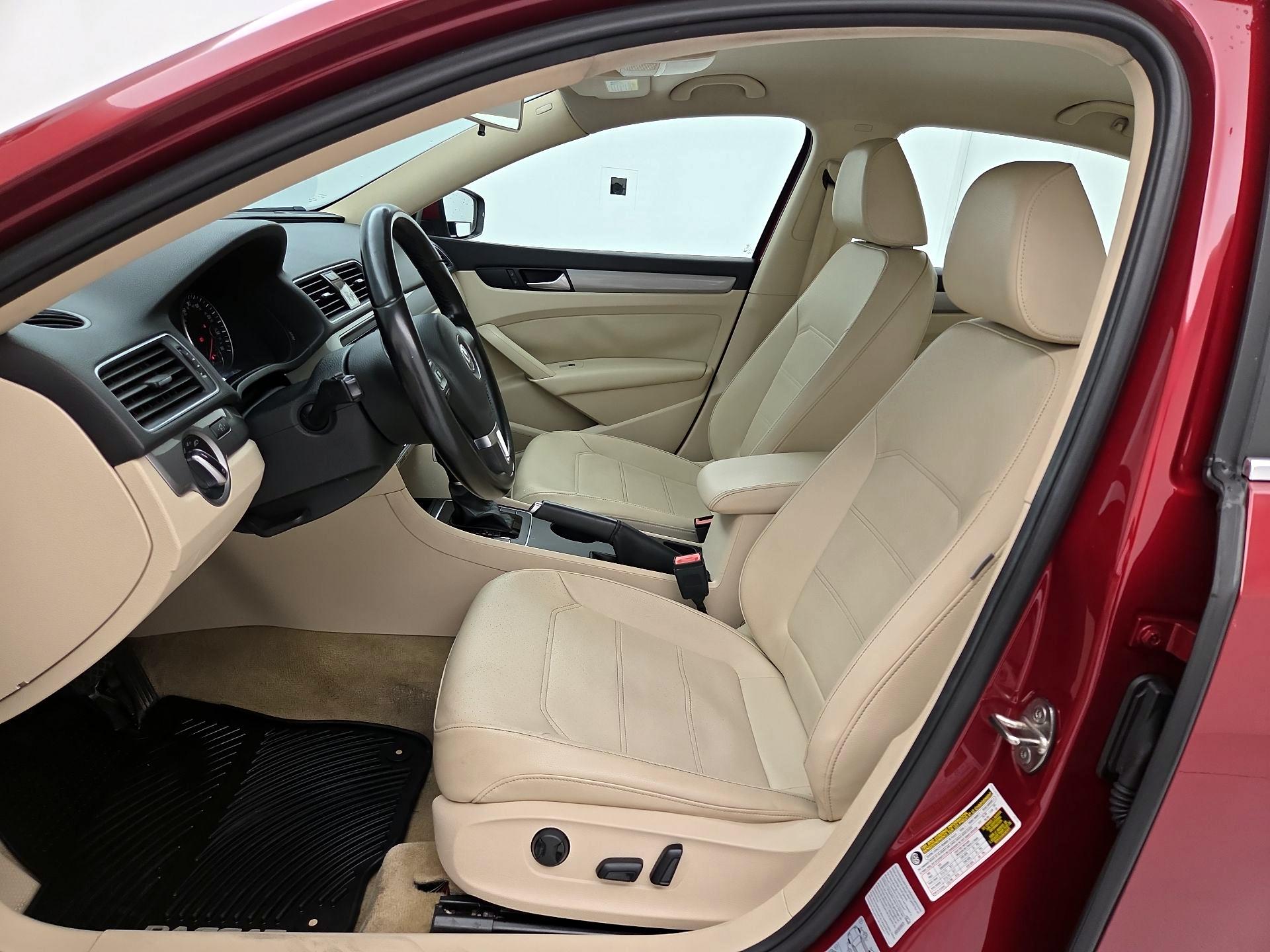 Thumbnail: 2015 Volkswagen Passat - 11