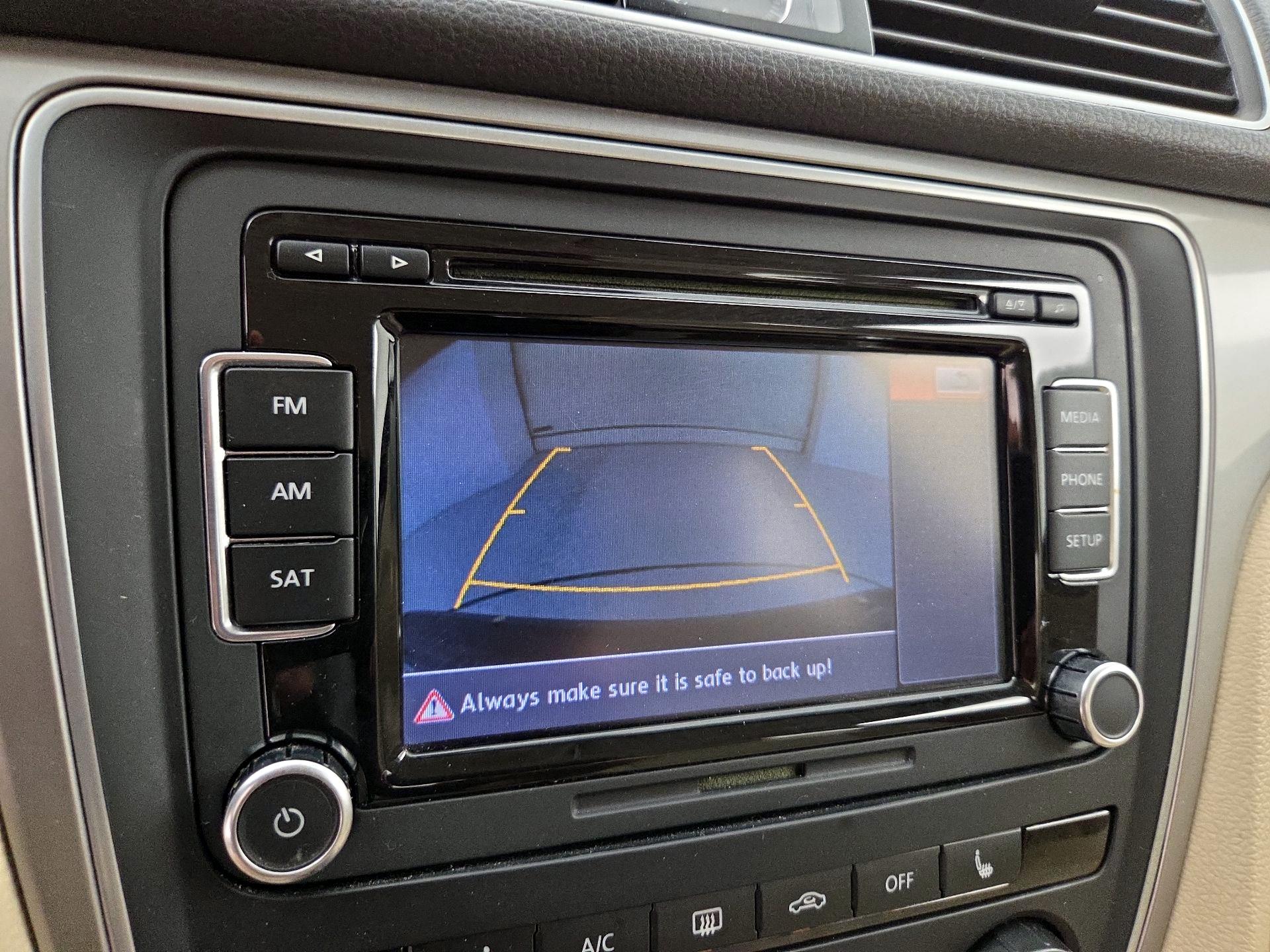 Thumbnail: 2015 Volkswagen Passat - 14