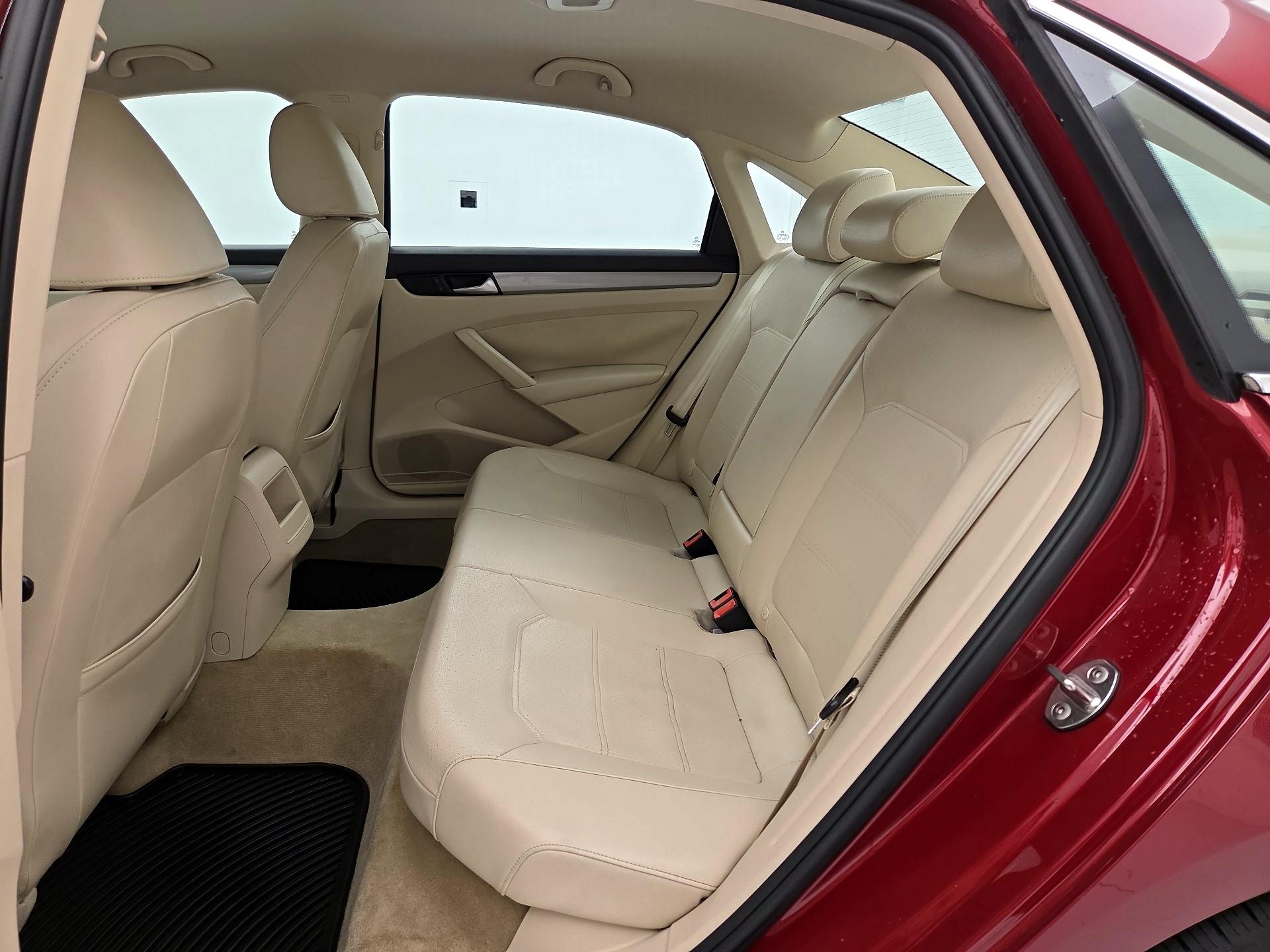 Thumbnail: 2015 Volkswagen Passat - 19