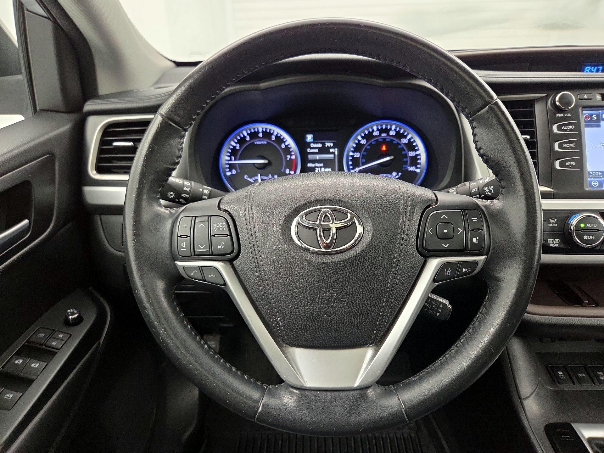 Thumbnail: 2018 Toyota Highlander - 10