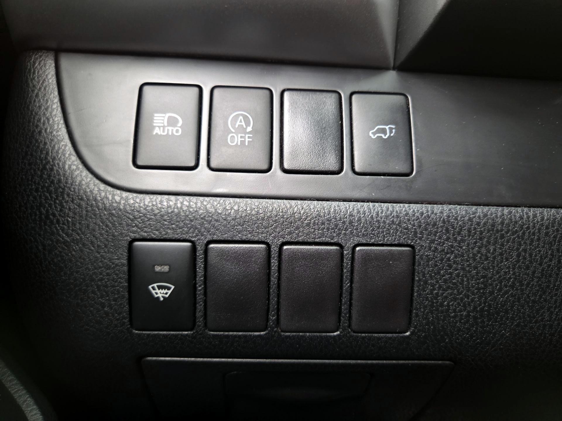 Thumbnail: 2018 Toyota Highlander - 13