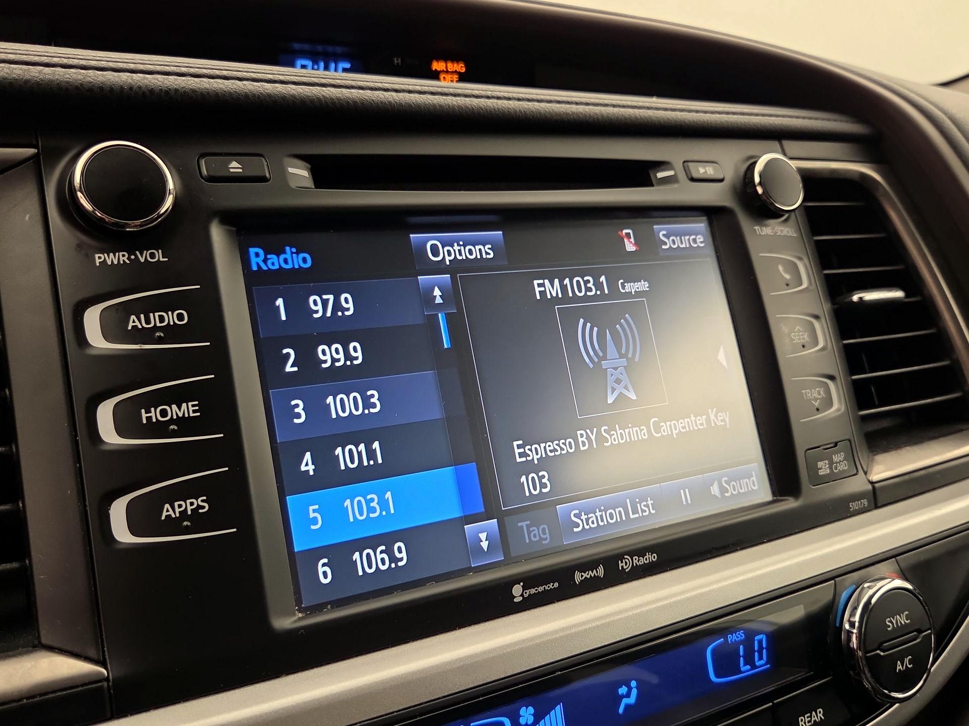 Thumbnail: 2018 Toyota Highlander - 16